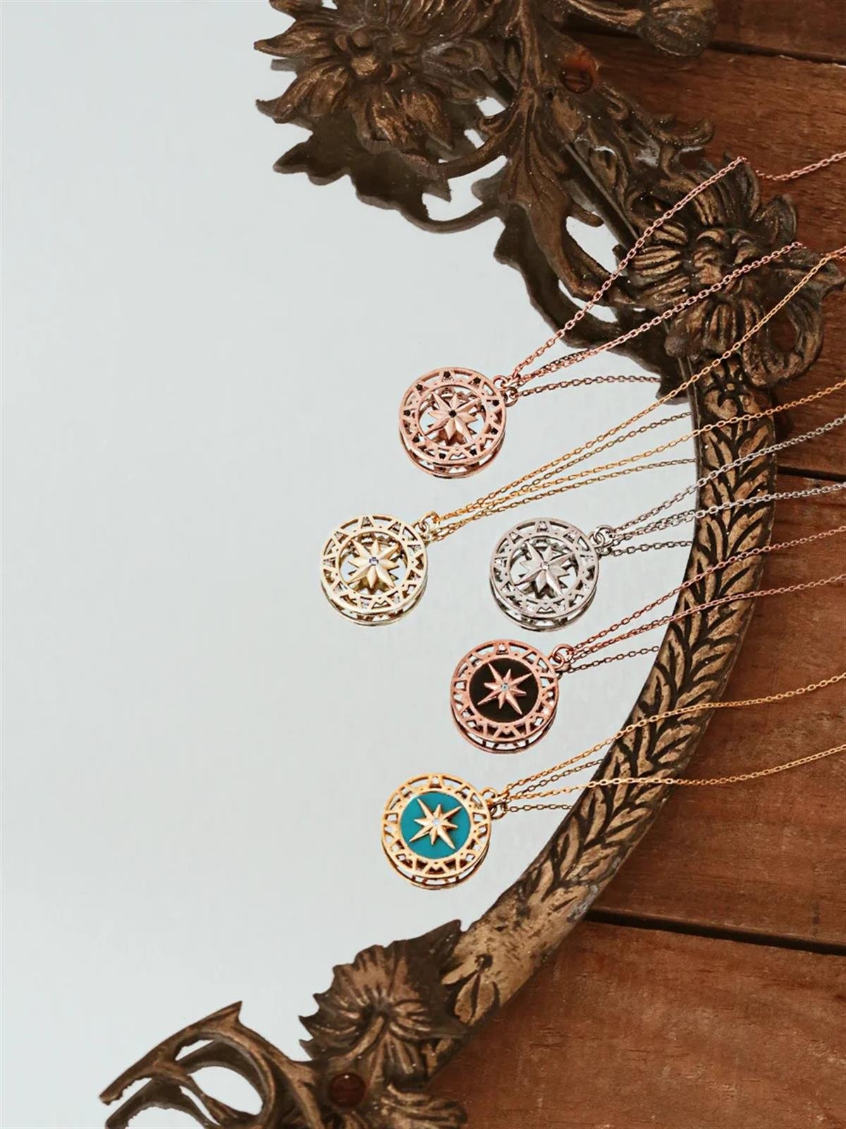 Mineli Kutup Yıldız Kolye