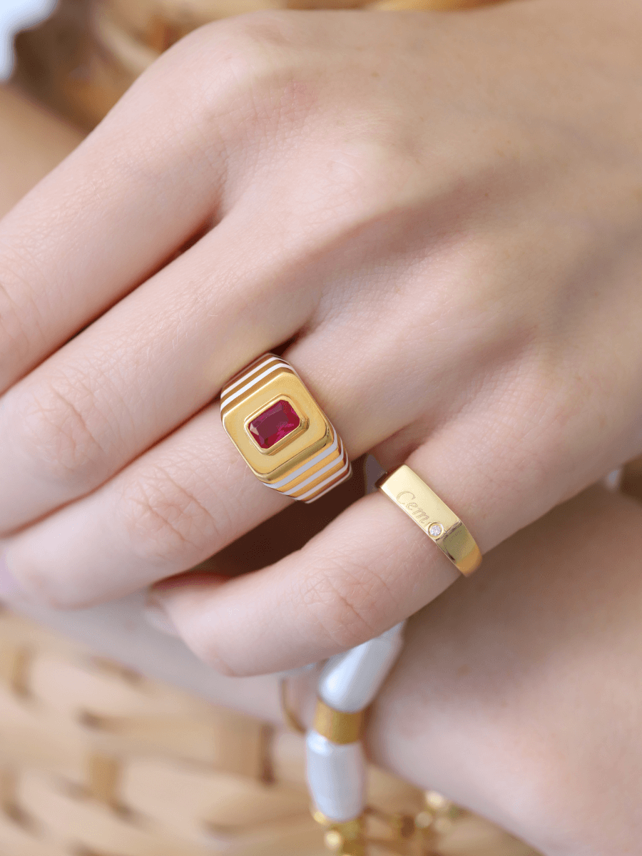 Oktagon Taşlı Mineli Yüzük