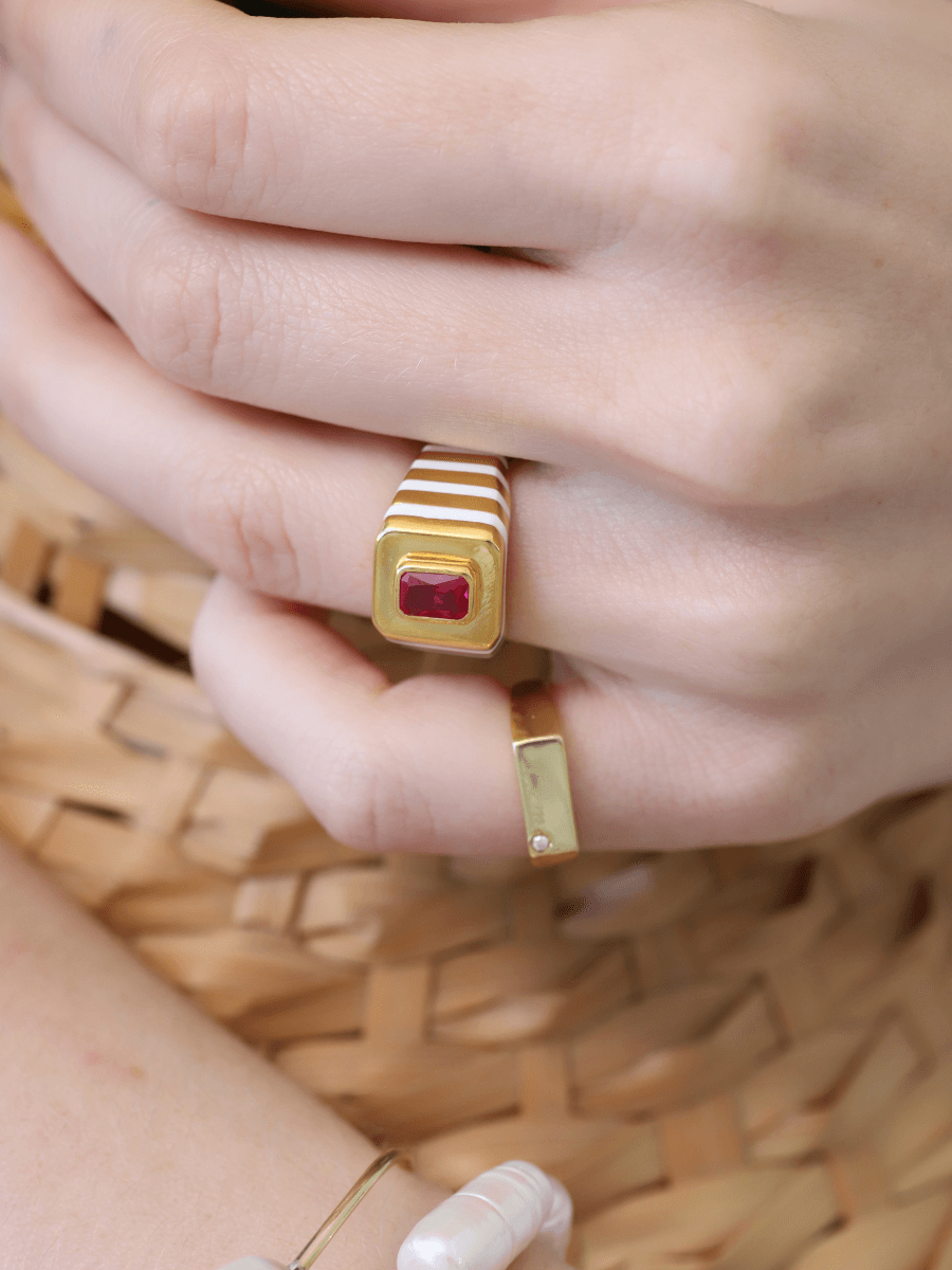 Oktagon Taşlı Mineli Yüzük