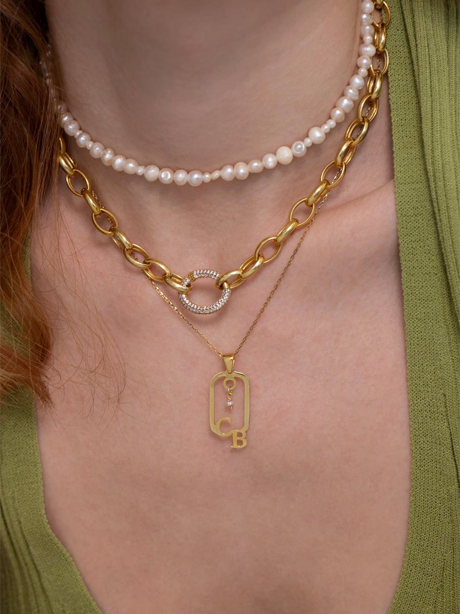 Oval İncili Harf Kolye