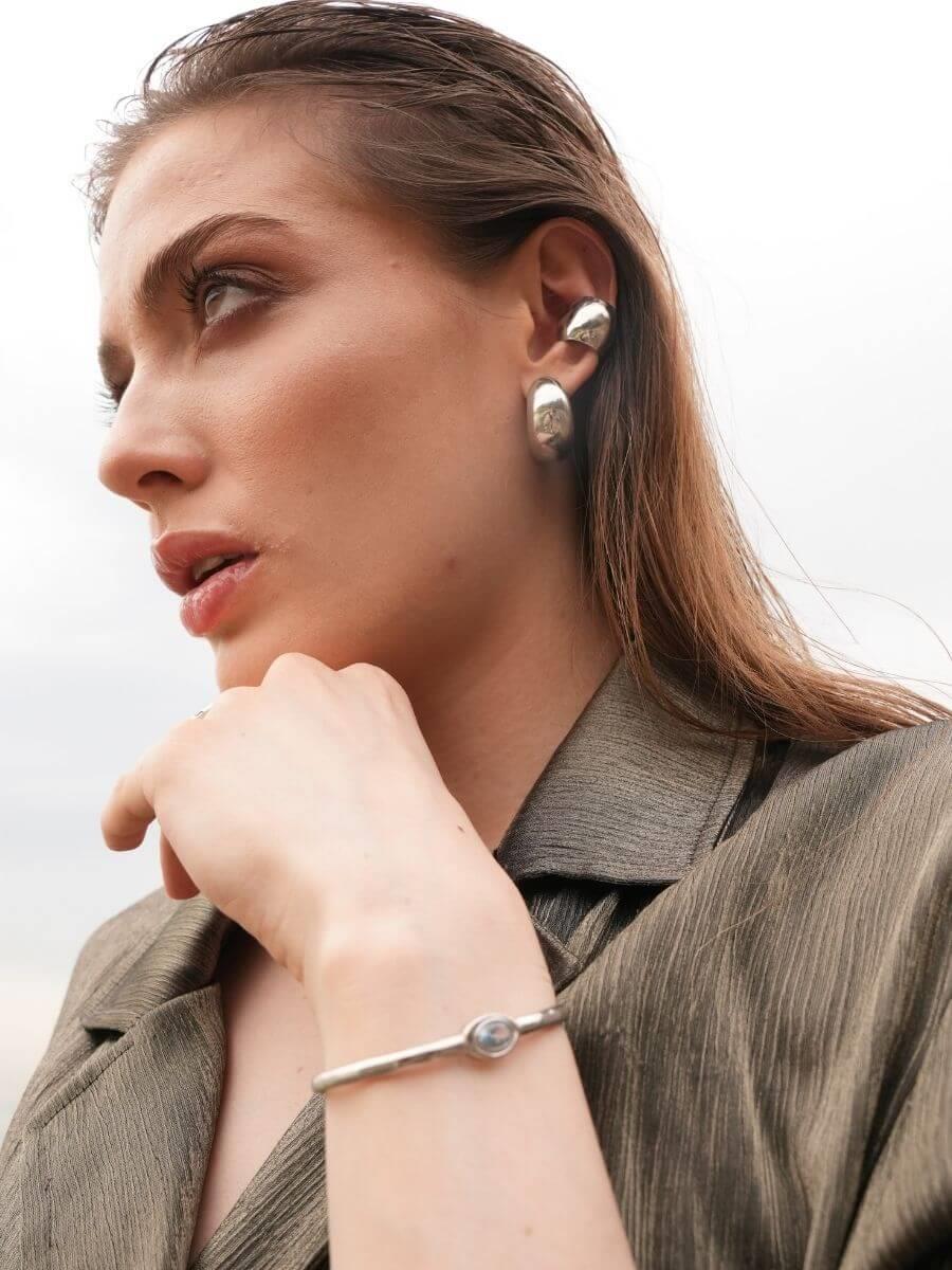 Pety Yarım Yuvarlak Halka Küpe