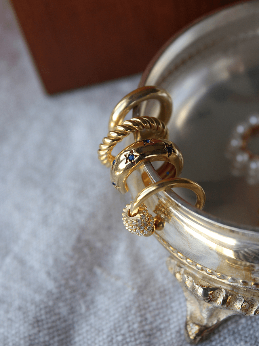 Yıldız Taşlı Kıkırdak Küpesi