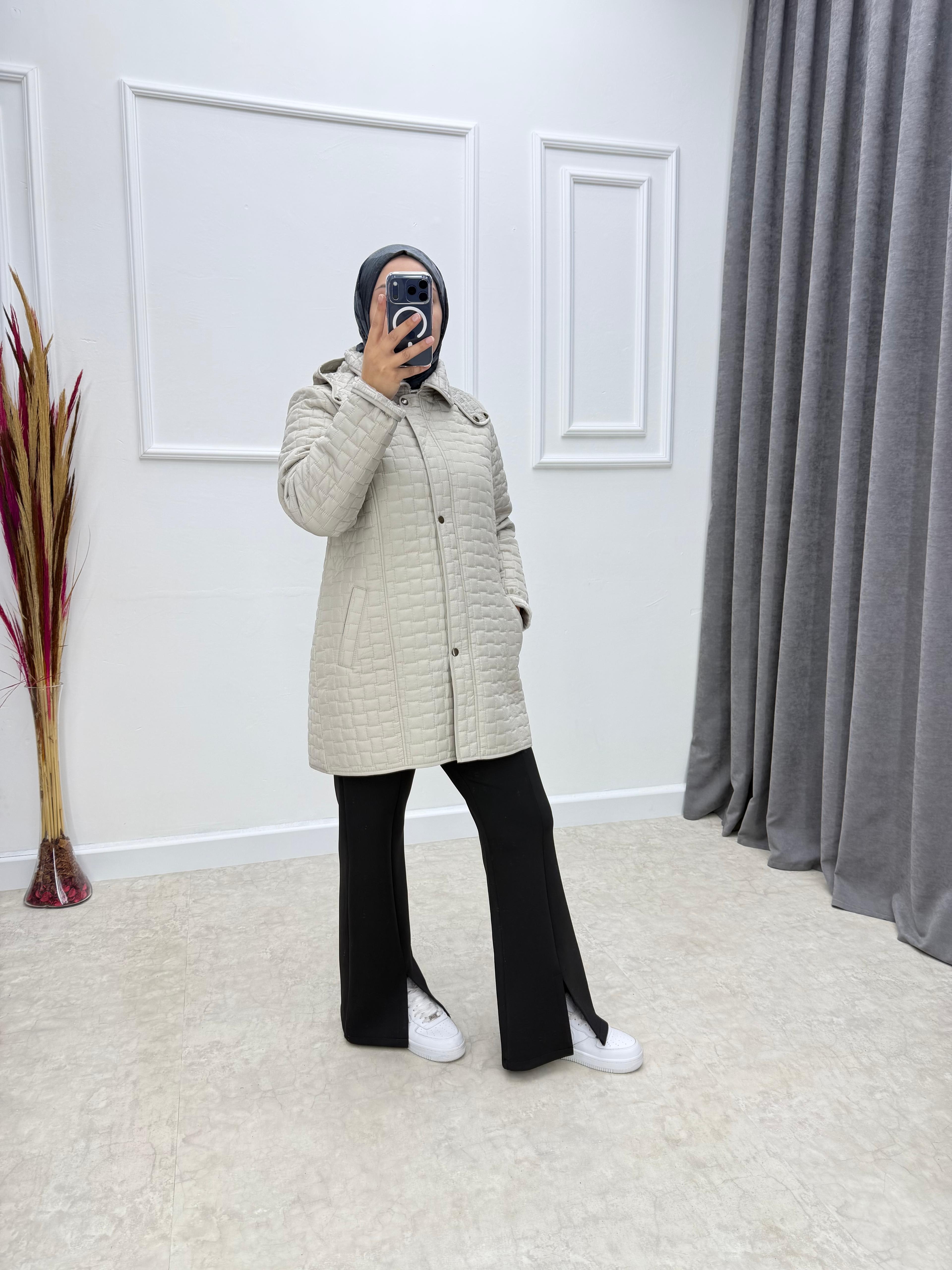 Kısa Mini Kare İçi Tüylü Kapitone Mont Taş Rengi