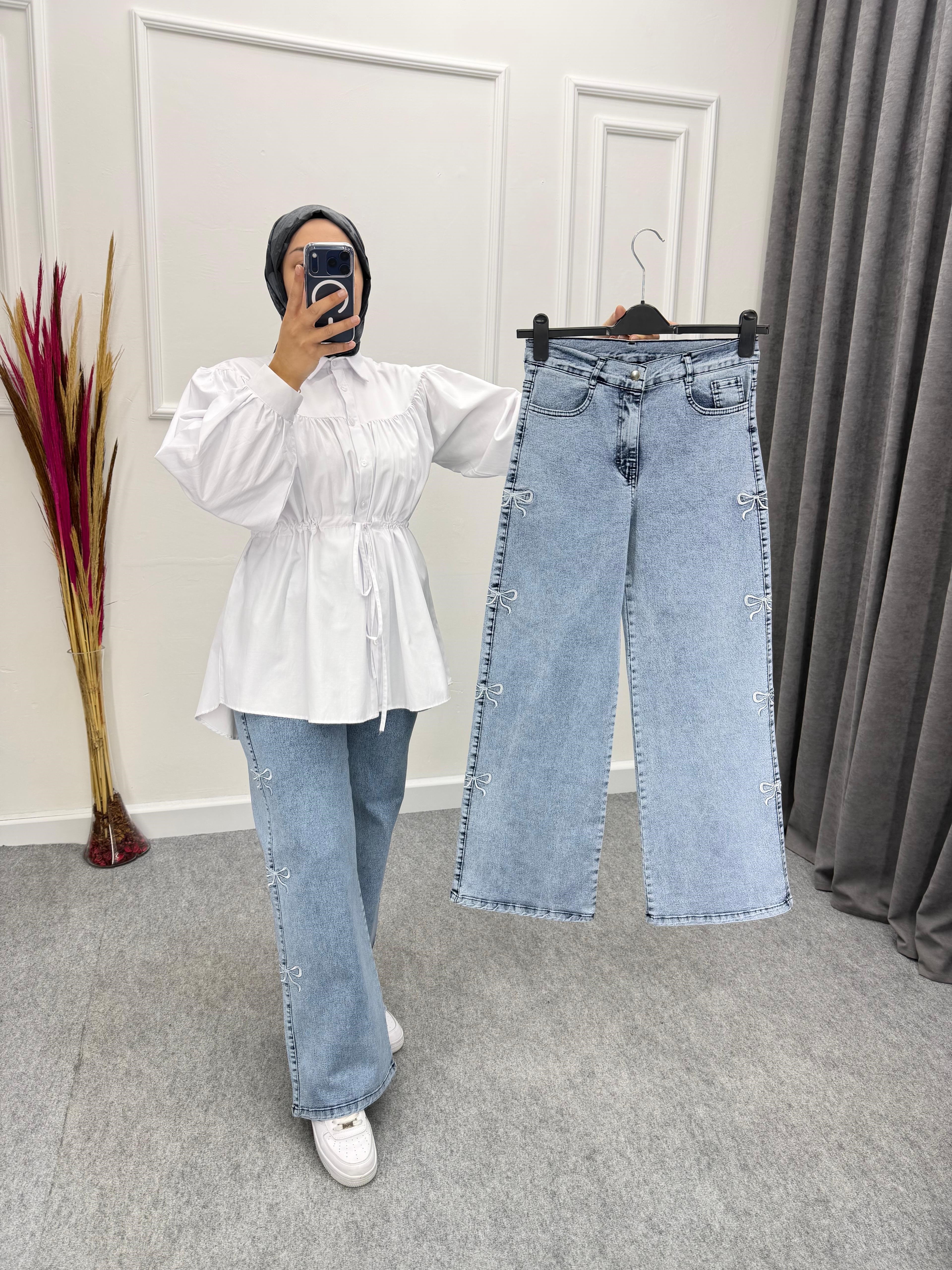 Kar Mavi Fiyonk Nakış İşlemeli Likralı Jeans's