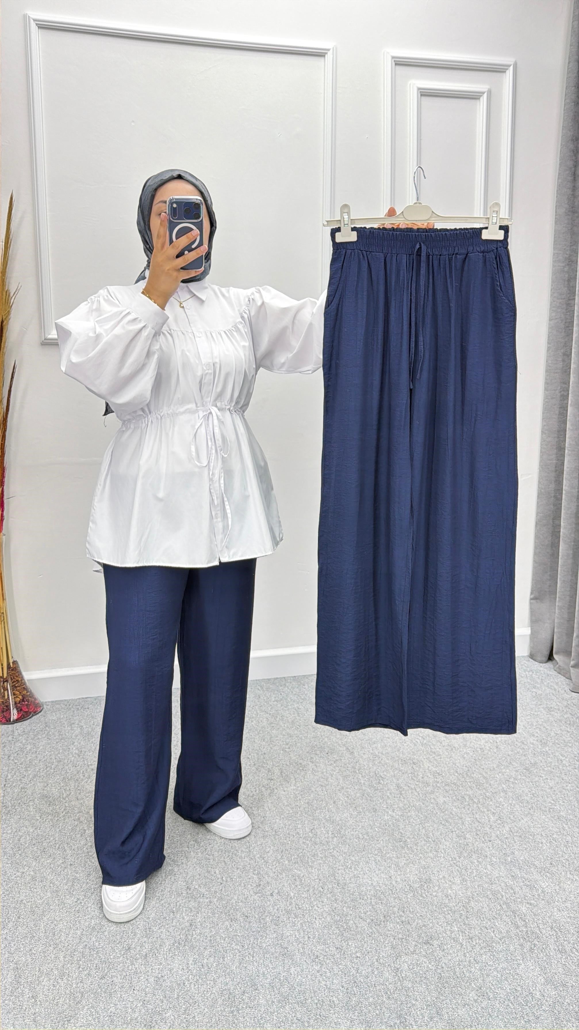 Lacivert Çilek Kumaş Cepli Bol Paça Pantolon