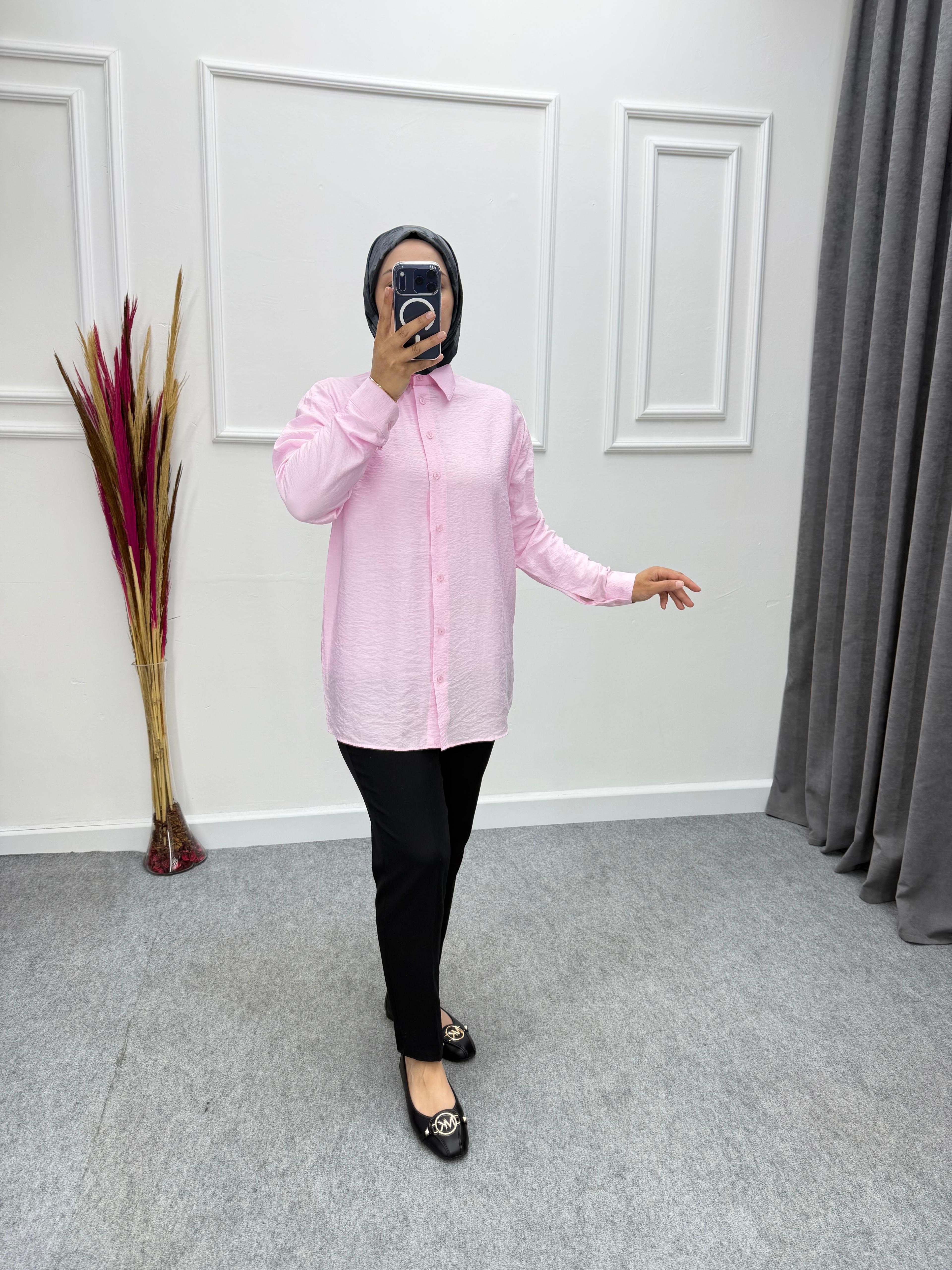 Pembe Arkası Üç Düğme Detaylı Çilek Gömlek 