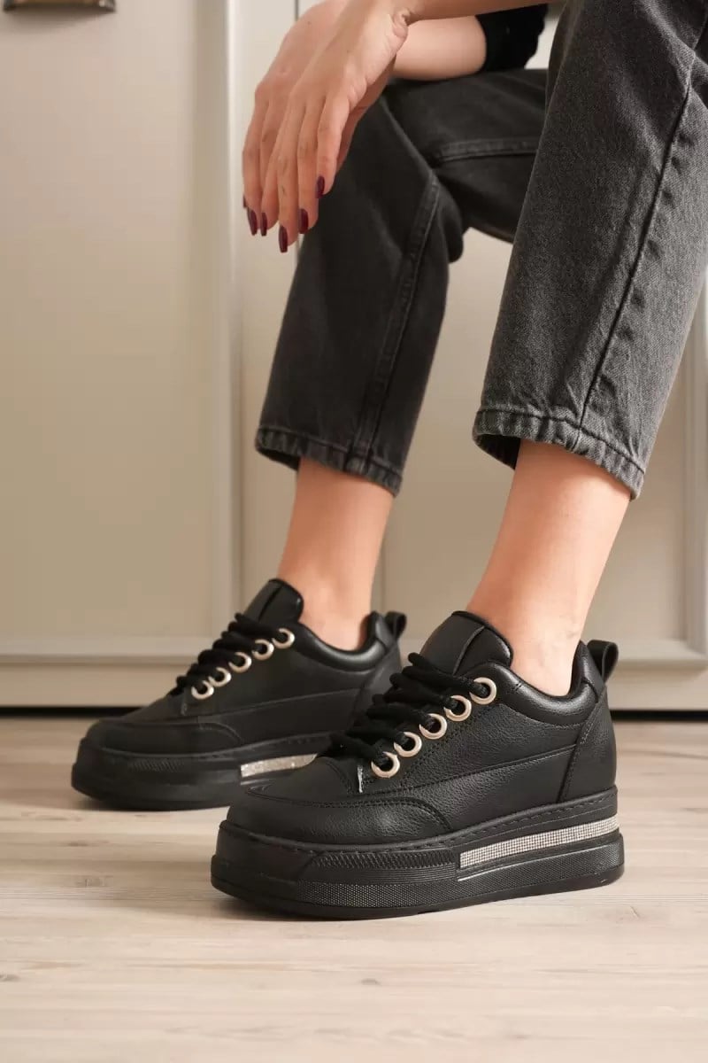 Kadın 8cm Boy Uzatan Gizli Topuklu Siyah Spor Ayakkabı TR04MS01D