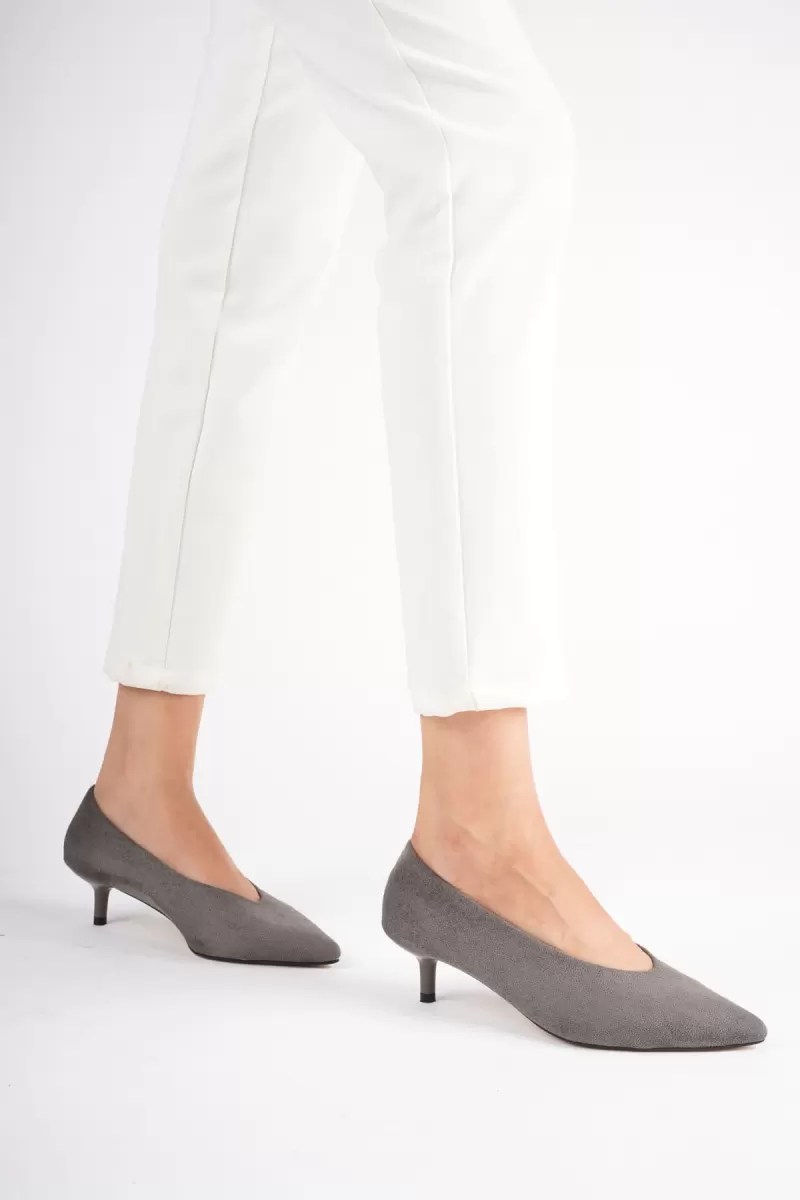Kadın Gri Süet 4 cm İnce Topuklu Stiletto TR05MS02H