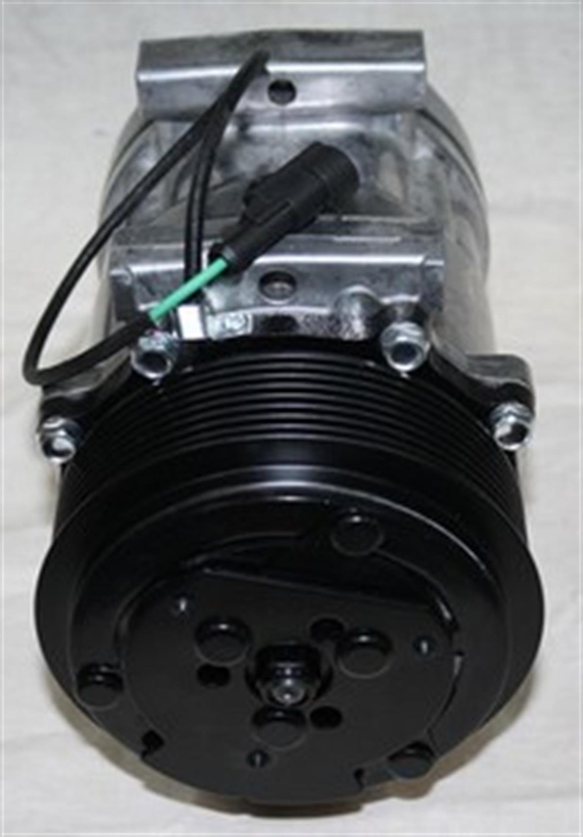 Klima Kompresör 12V 8Pk 7H15 Arkadan Çıkış İveco Biçer Döver Iveco Sanden8124 Sd8124 Newholland 2855456 Bloktan Bağlantı | Wutse 42010331