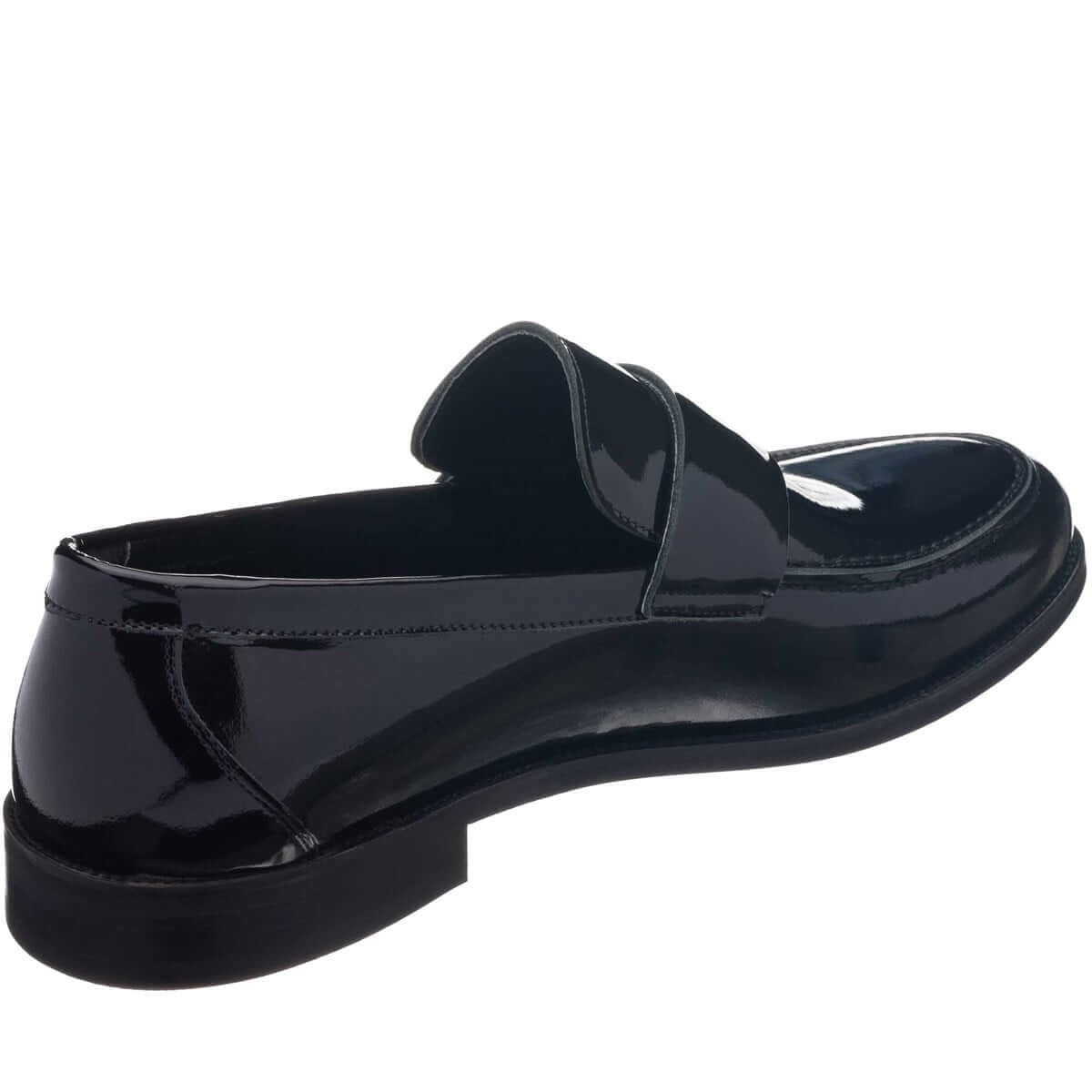KD0695 siyah rugan püsküllü loafer sol iç görünüm beyaz arka planda