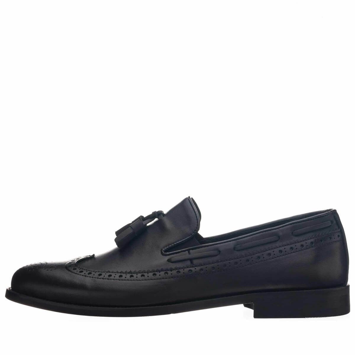 Siyah dana deri kanat burunlu ve brogue detaylı erkek loafer NV1930 yandan görünüm