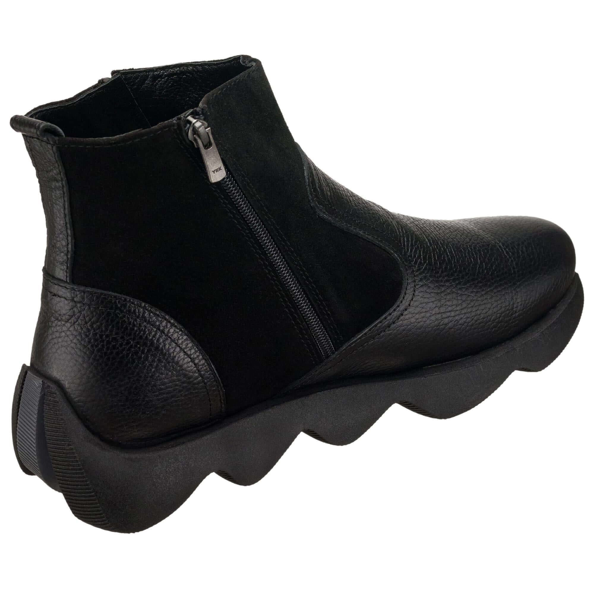 İriadam ST101 siyah garnili erkek bot sol iç yan arka görünüm, ikinci fermuar ve bileği koruyan deri parça detayı