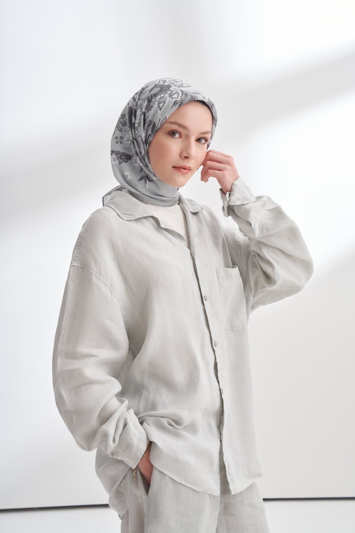 ANATOLIAN BLOOM DESEN THE TENCEL EDIT EŞARP - GÜMÜŞ