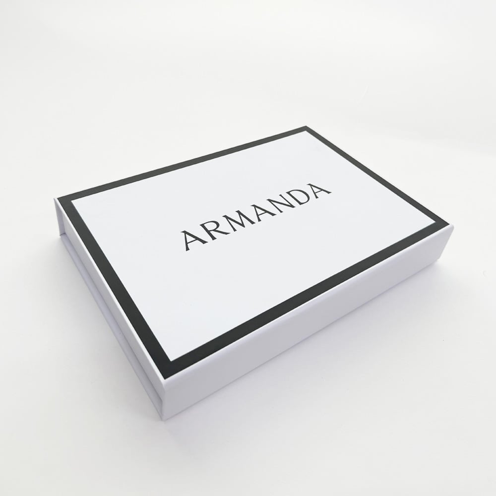 ARMANDA HEDİYE KUTUSU