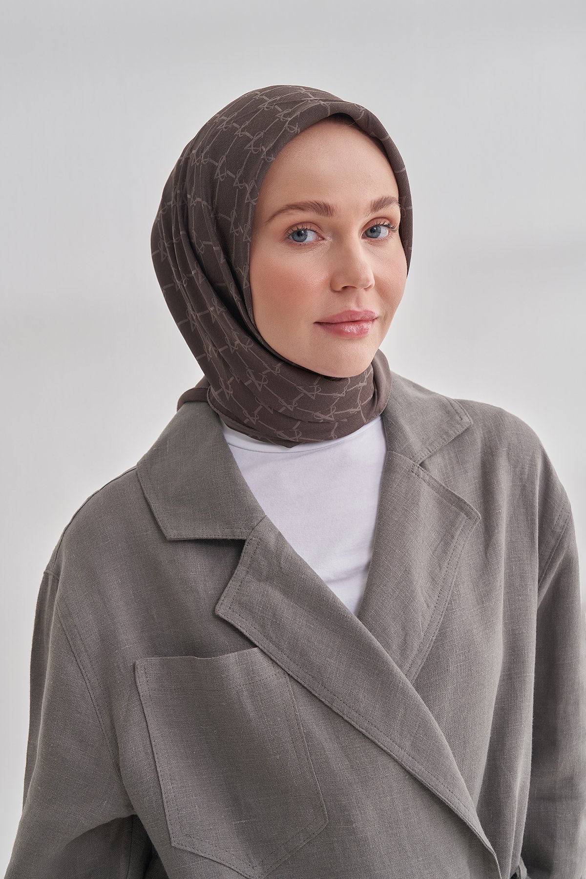 COTTON MONOGRAM ZİNCİR DESEN EŞARP - ÇİKOLATA