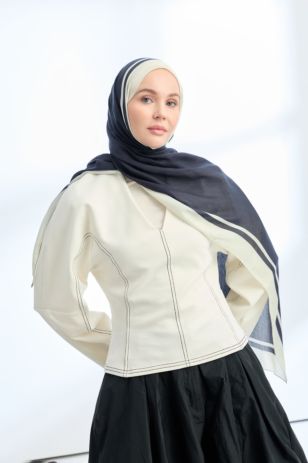 ELEGANT HARMONY FRAME DESEN ŞAL - SİYAH - KREM