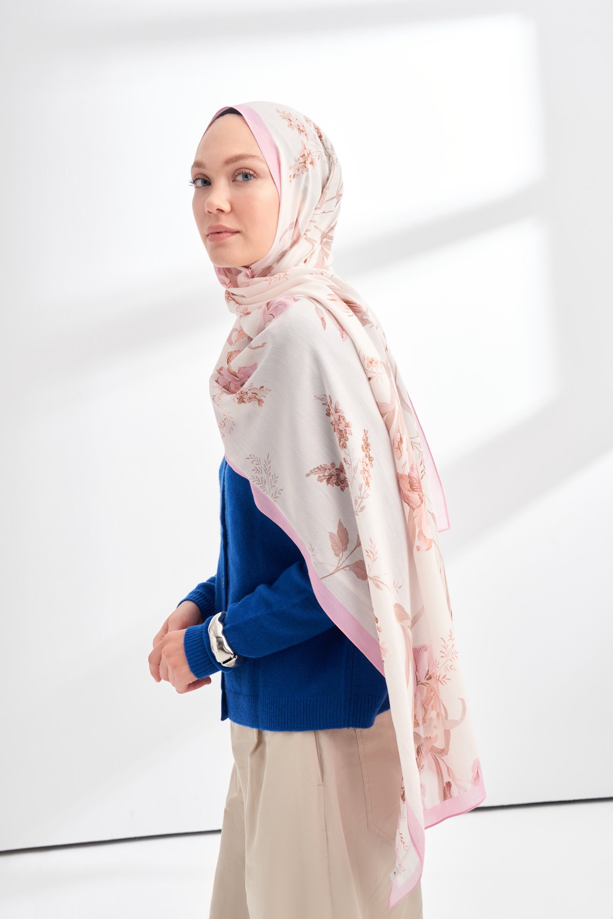 FLORAL ARCHIVE AVELINE DESEN ŞAL - PUDRA - EKRU