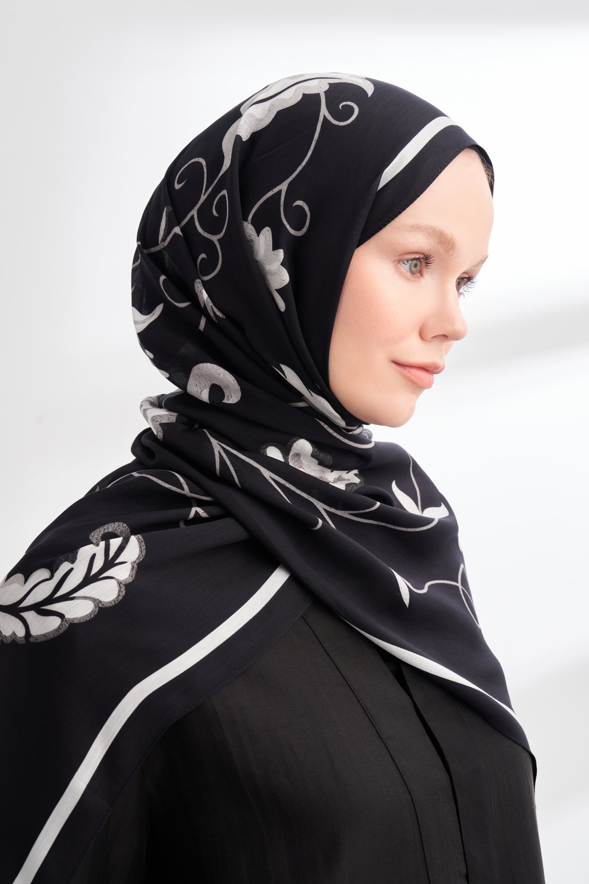 FLORAL ARCHIVE FIORA DESEN ŞAL - SİYAH - BEYAZ