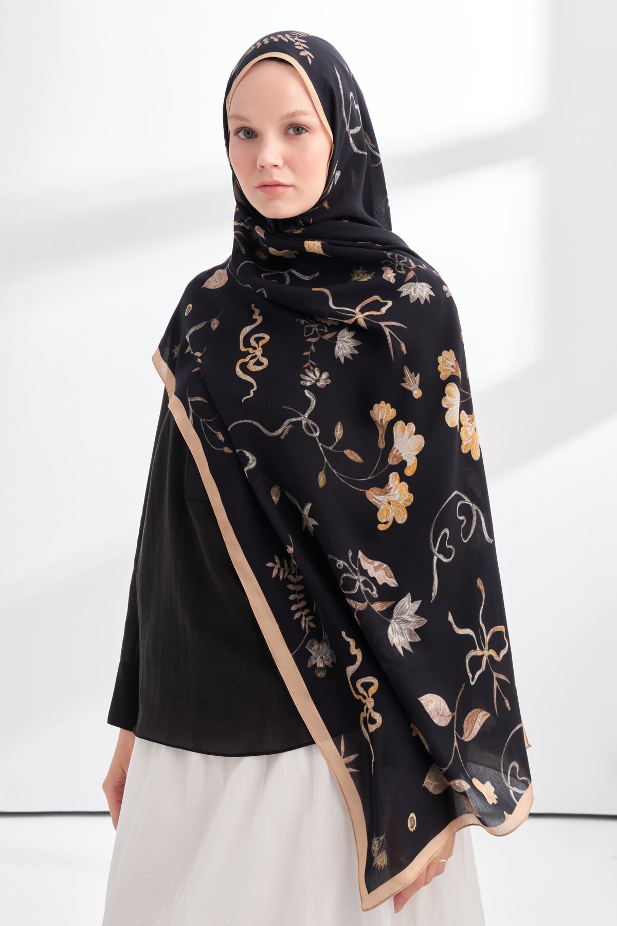 FLORAL ARCHIVE LAVINIA DESEN ŞAL - DORE - SİYAH