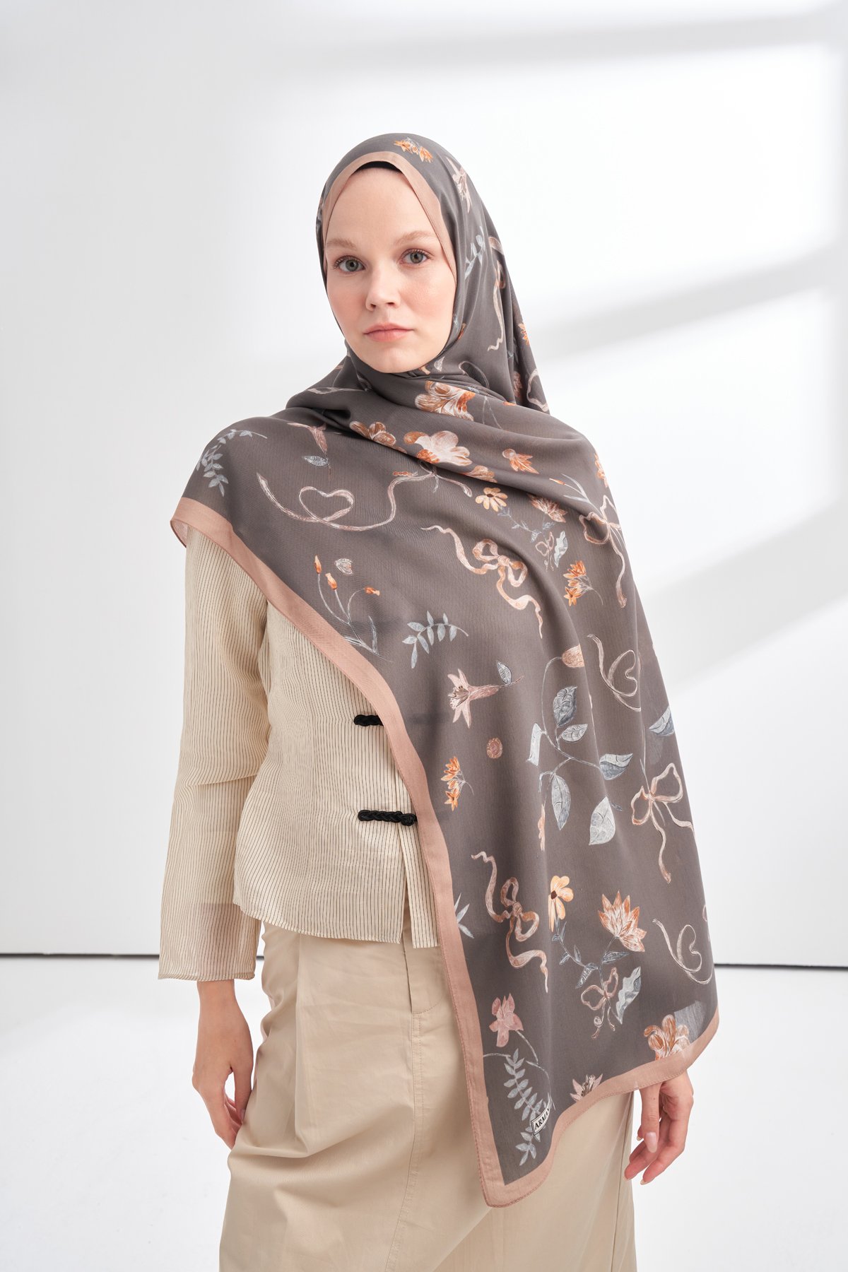FLORAL ARCHIVE LAVINIA DESEN ŞAL - VİZON - GRİ