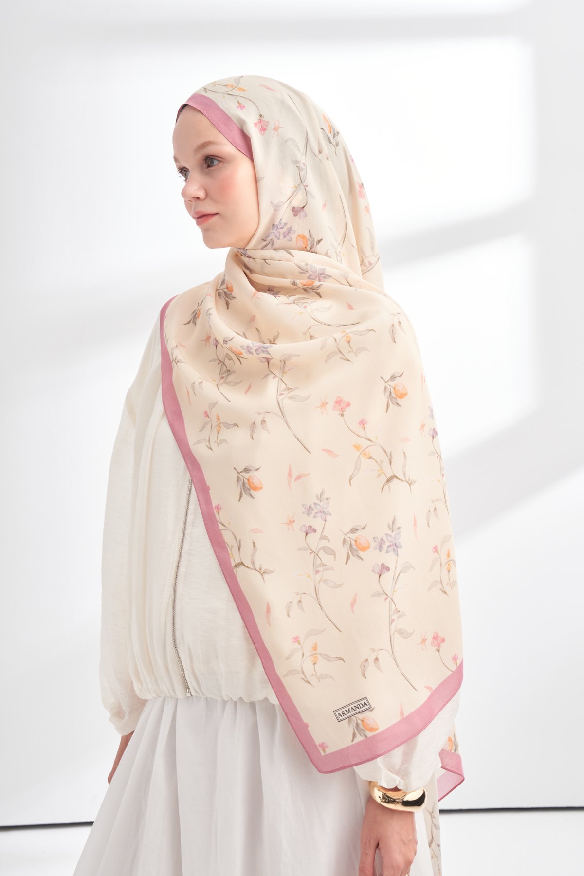 FLORAL ARCHIVE MIRELLE DESEN ŞAL - GÜL KURUSU
