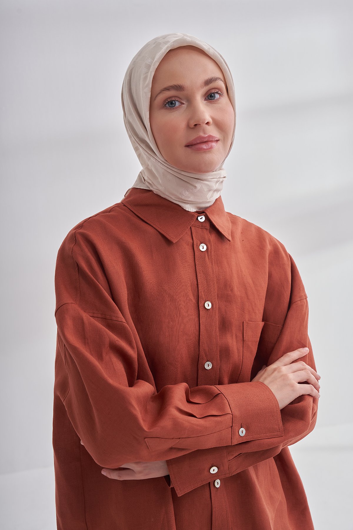 İTALYAN JAKAR KAZAYAĞI DESEN EŞARP - AÇIK BEJ