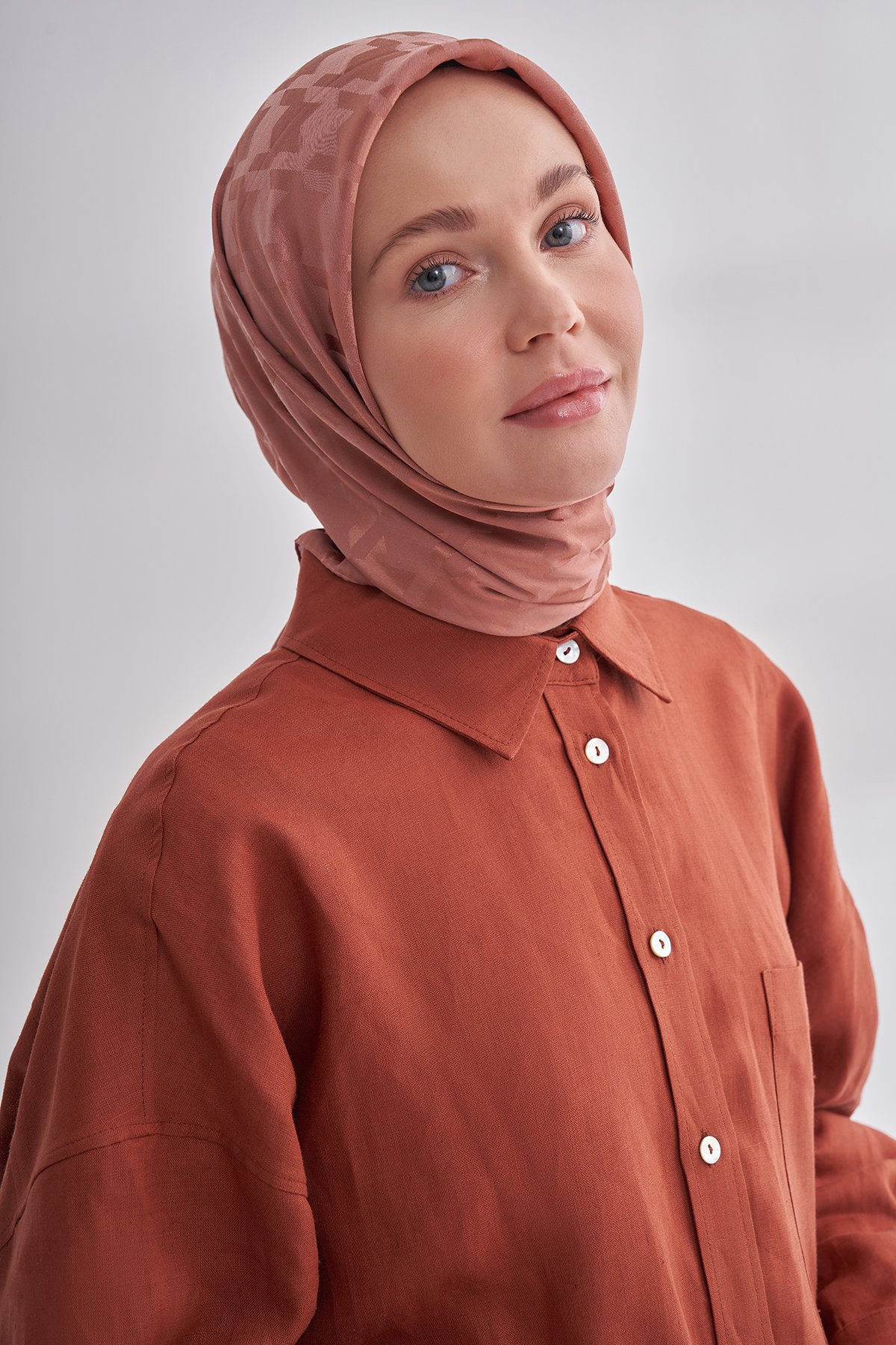 İTALYAN JAKAR KAZAYAĞI DESEN EŞARP - SOĞAN KABUĞU