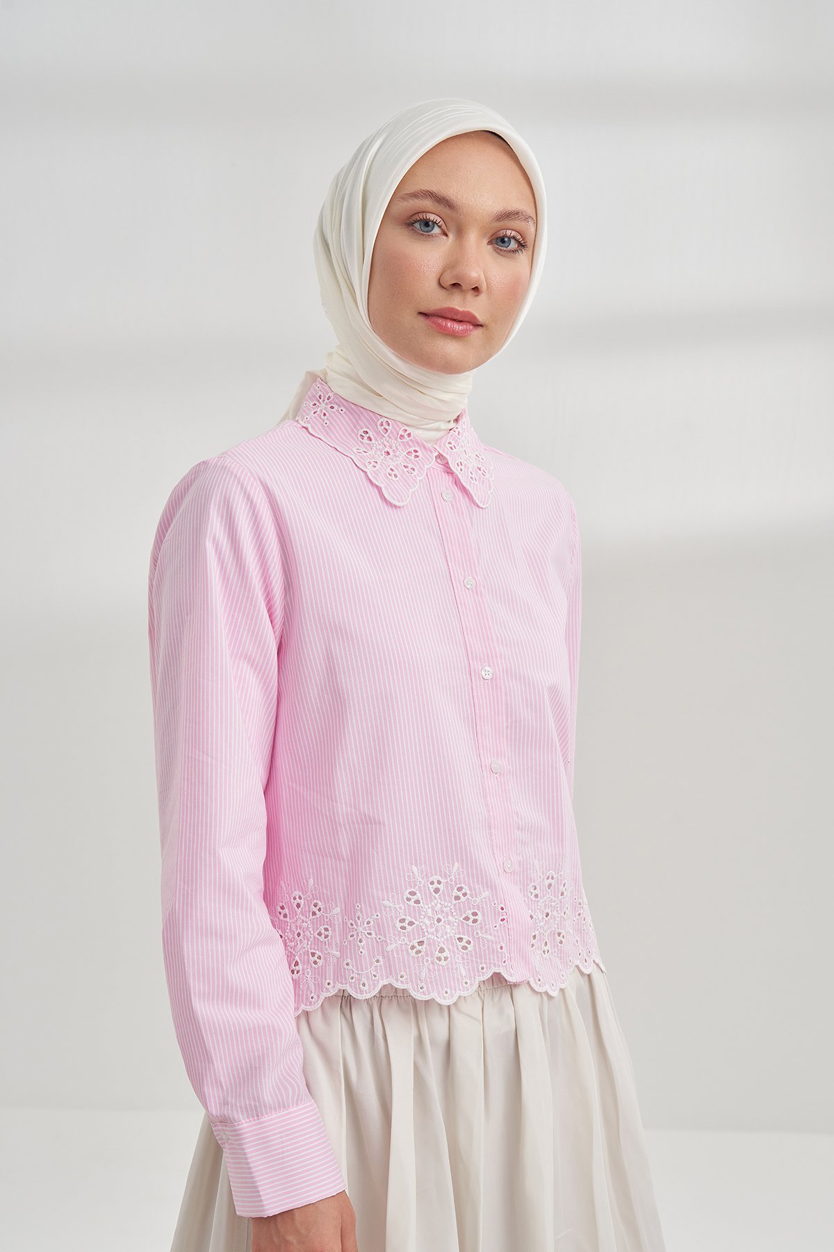 İTALYAN JAKAR ŞERİT DESEN EŞARP - KREM