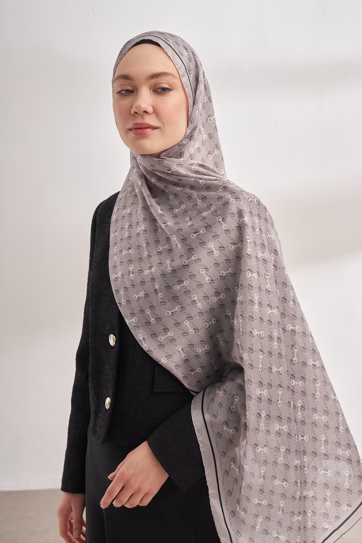 İTHAL VUAL MONOGRAM DESEN ŞAL - AÇIK GRİ