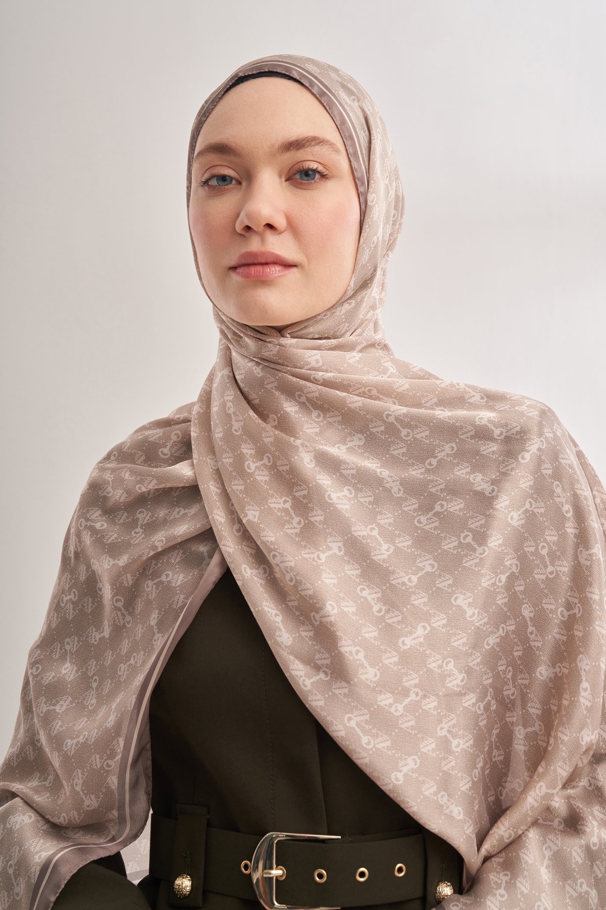 İTHAL VUAL MONOGRAM DESEN ŞAL - NUDE