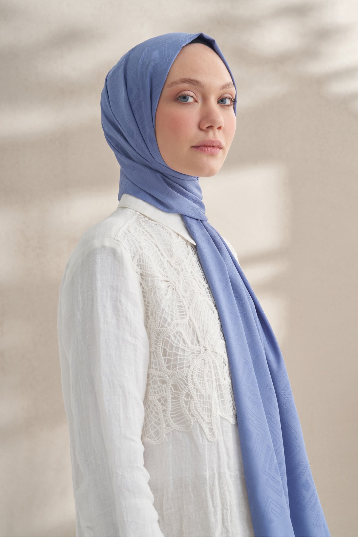 KREP JAKAR KRİSTAL DESEN ŞAL - İNDİGO