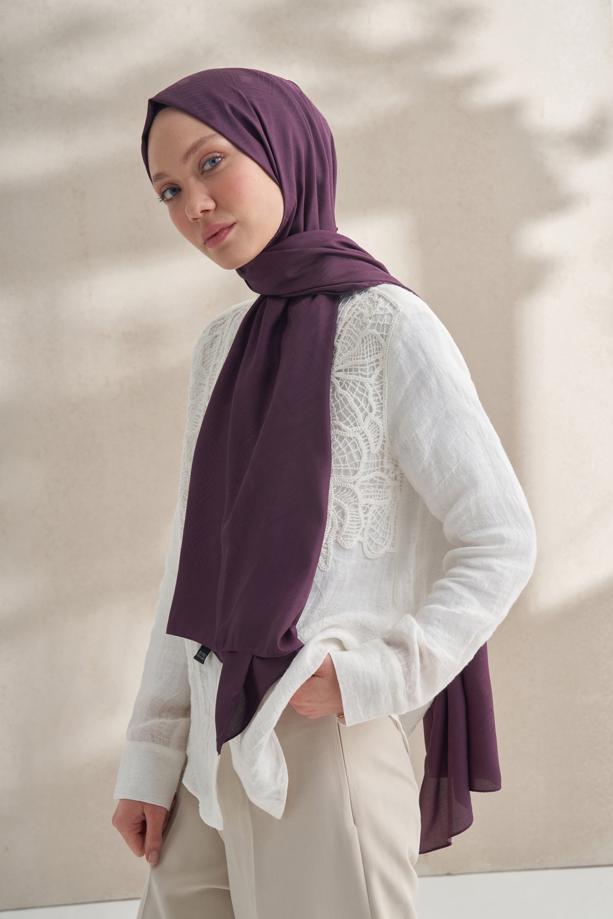 KREP JAKAR KRİSTAL DESEN ŞAL - MÜRDÜM