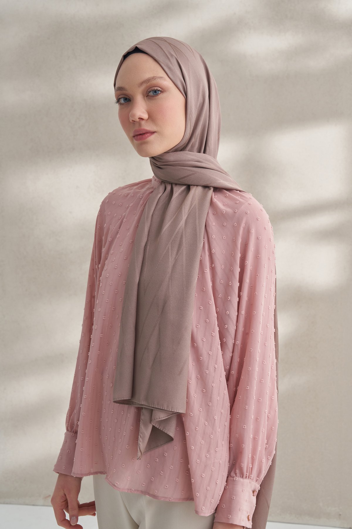 KREP JAKAR PRİZMA DESEN ŞAL -  VİZON