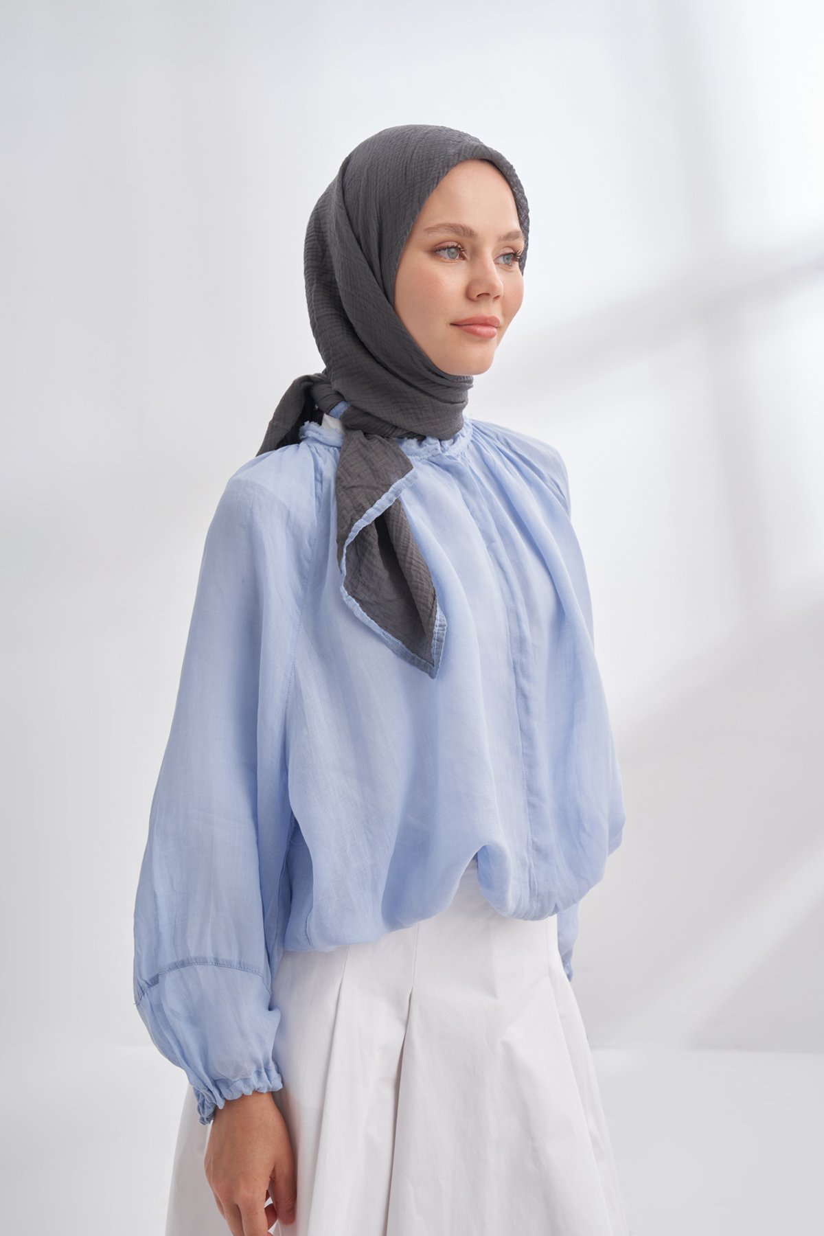 MÜSLİN BİYELİ EŞARP - FÜME