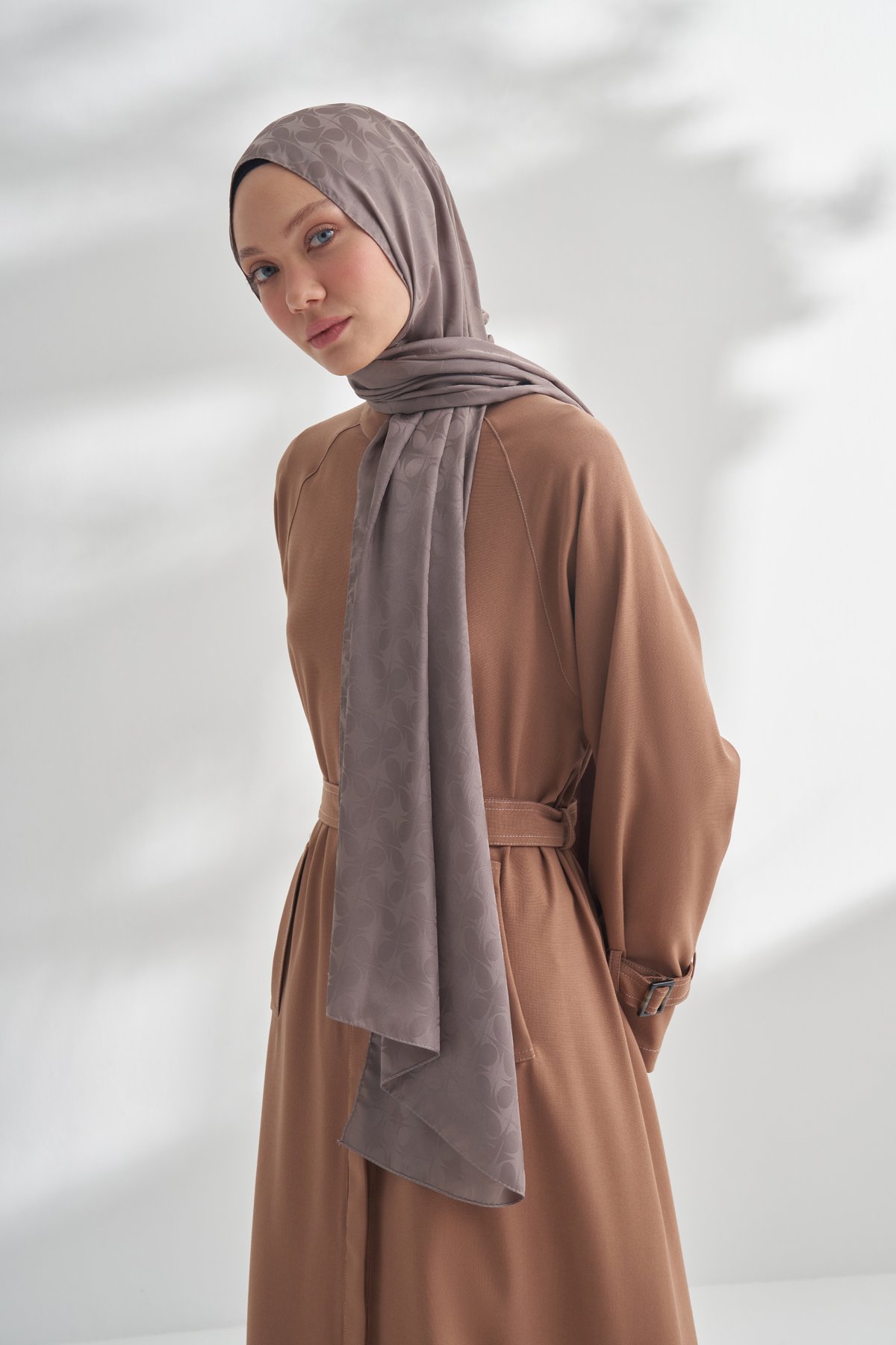 NANYA JAKAR RÜZGARGÜLÜ DESEN ŞAL - KOYU VİZON