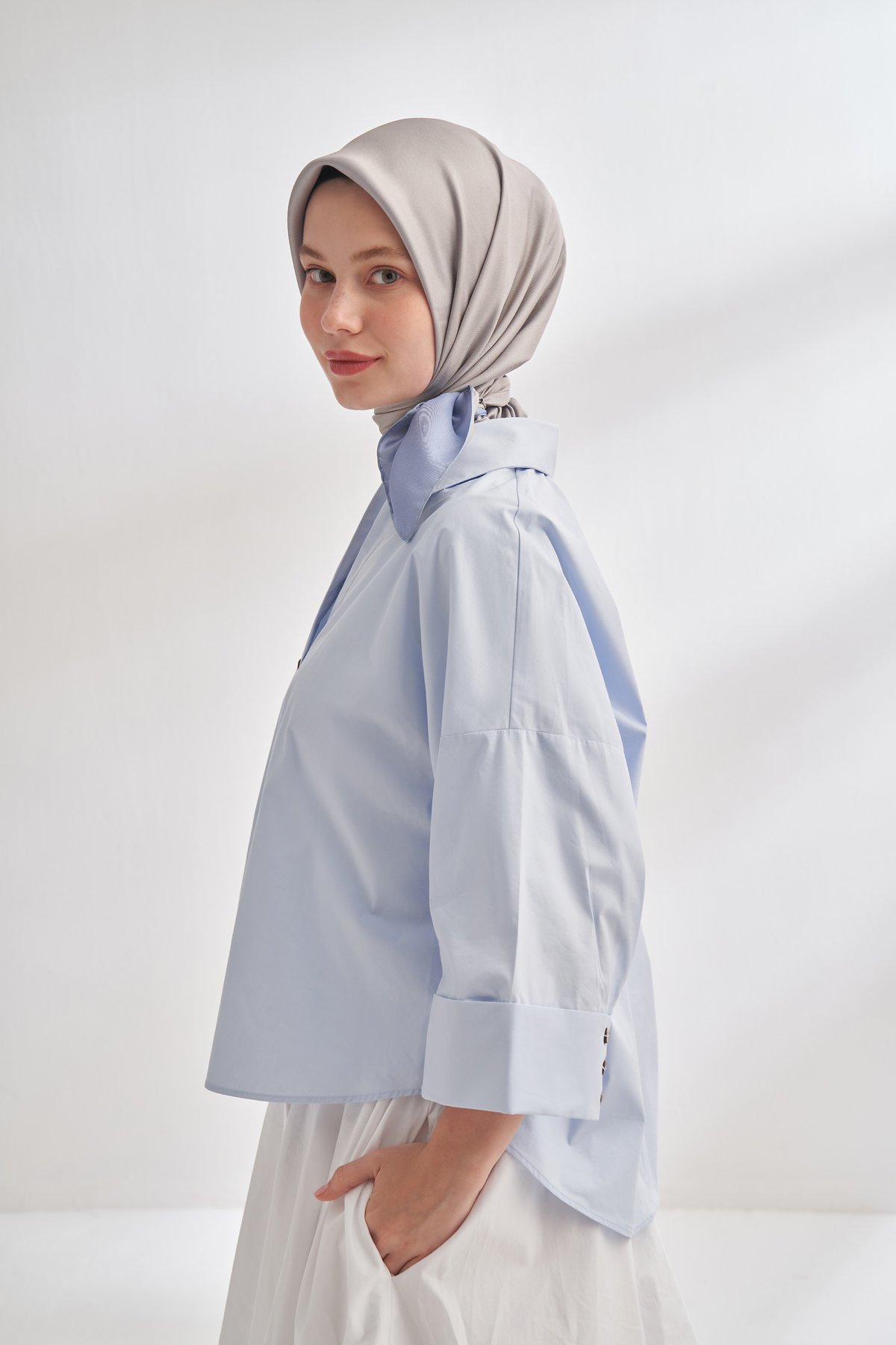PREMIUM ÇİFT TARAFLI TWILL İPEK EŞARP - GÜMÜŞ - KOT MAVİ