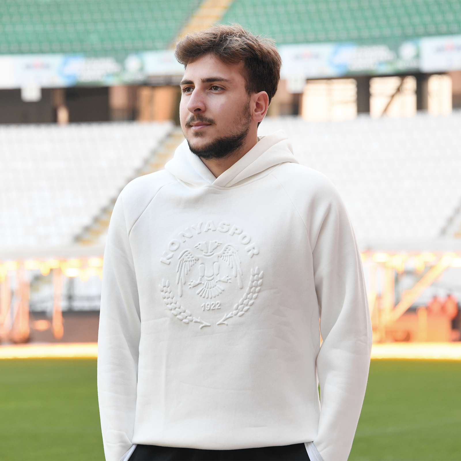 KABARTMA LOGOLU HOODIE KREM