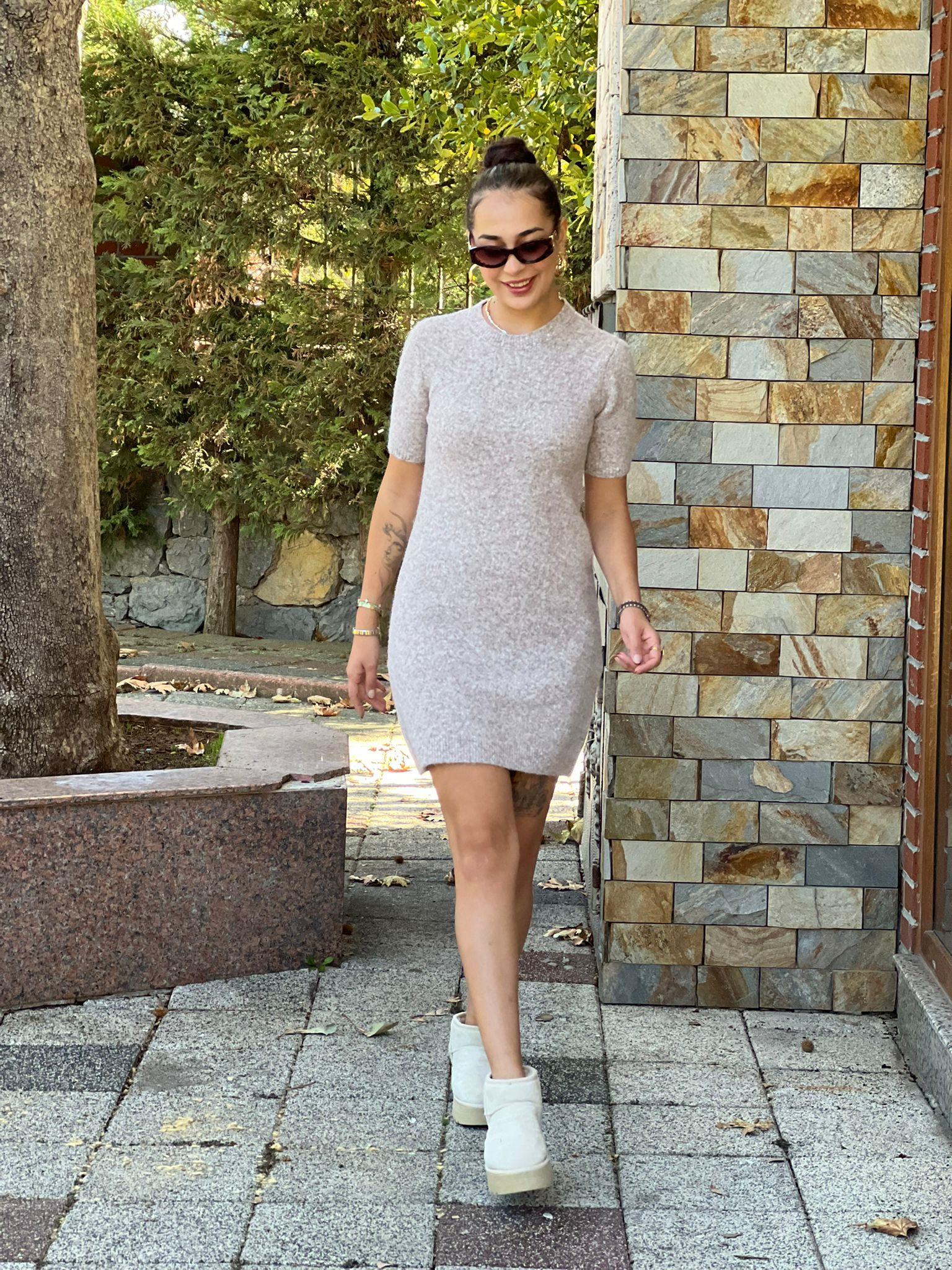 Bisiklet Yaka Yumuşak Dokulu Elbise 90257 Koyu Bej