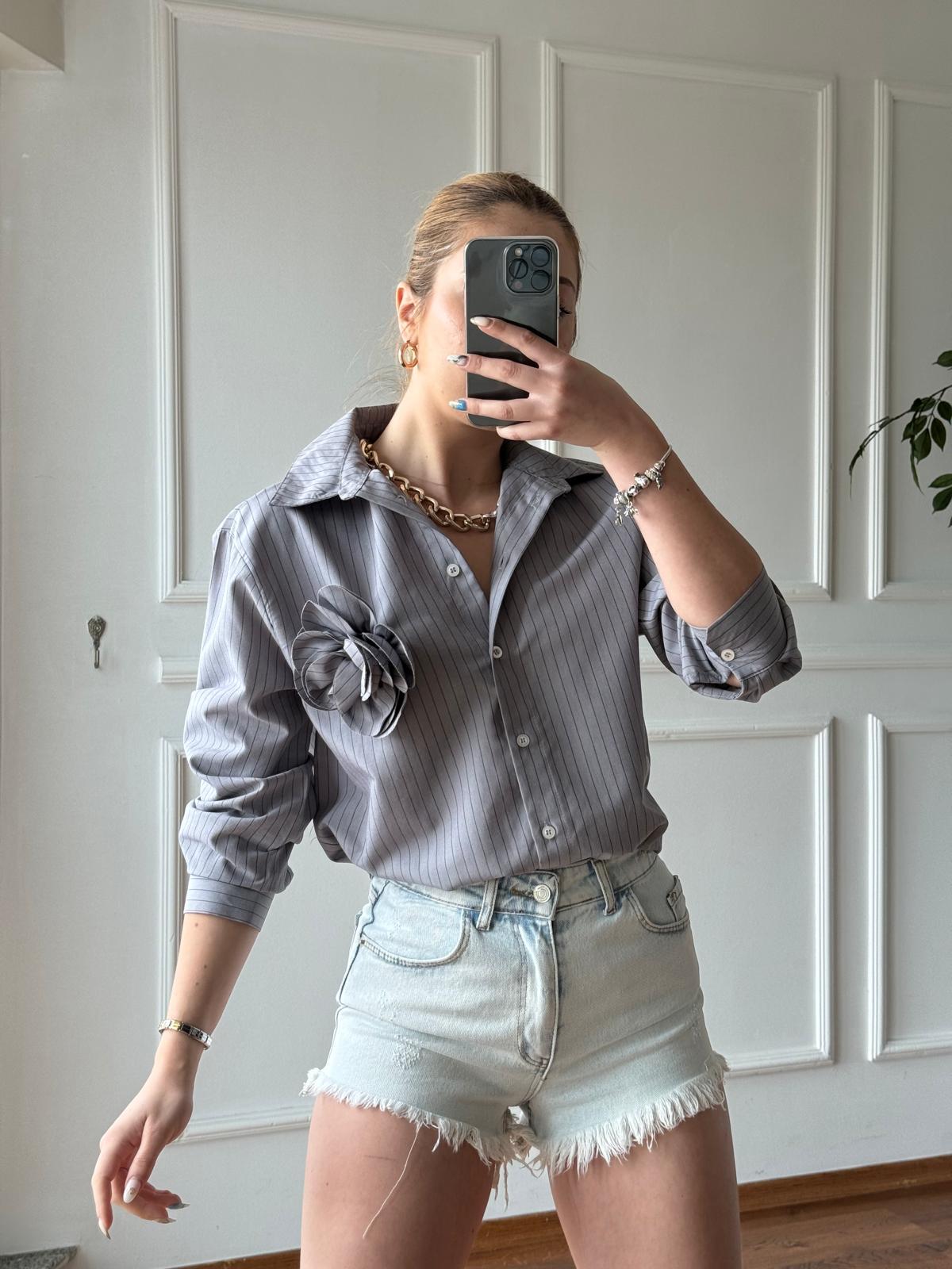 Broş Detaylı Çizgili Gömlek 70142 Gri