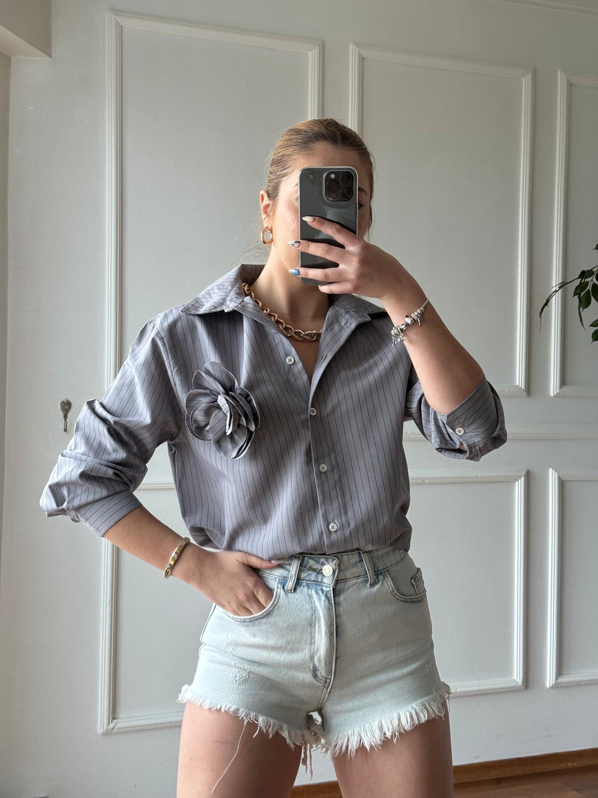 Broş Detaylı Çizgili Gömlek 70142 Gri