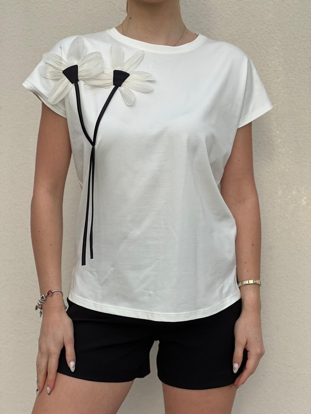 Çiçek İşlemeli Tshirt 24123 Beyaz