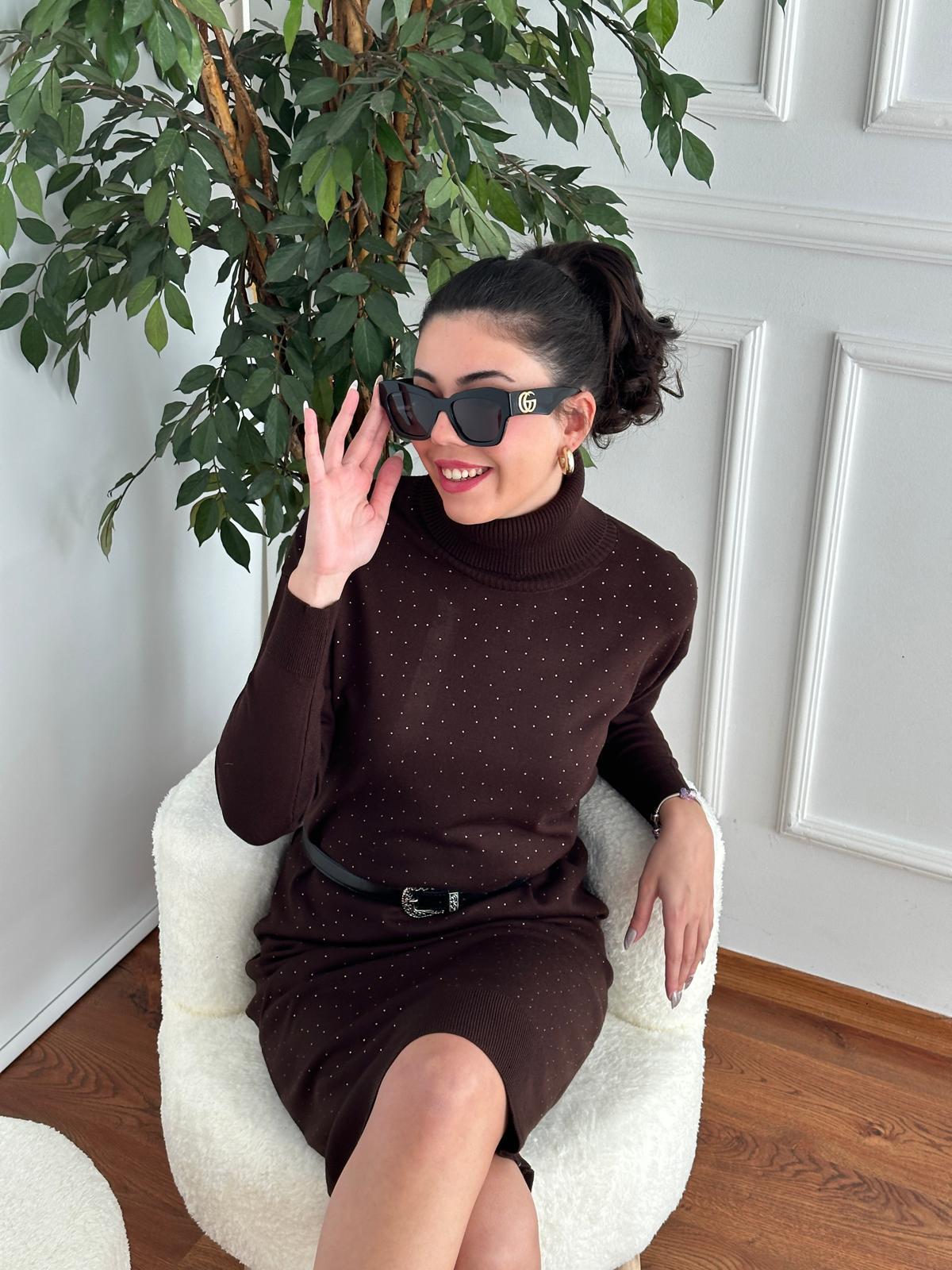 Degaje Yaka Taşlı Triko Elbise 20497 Kahverengi