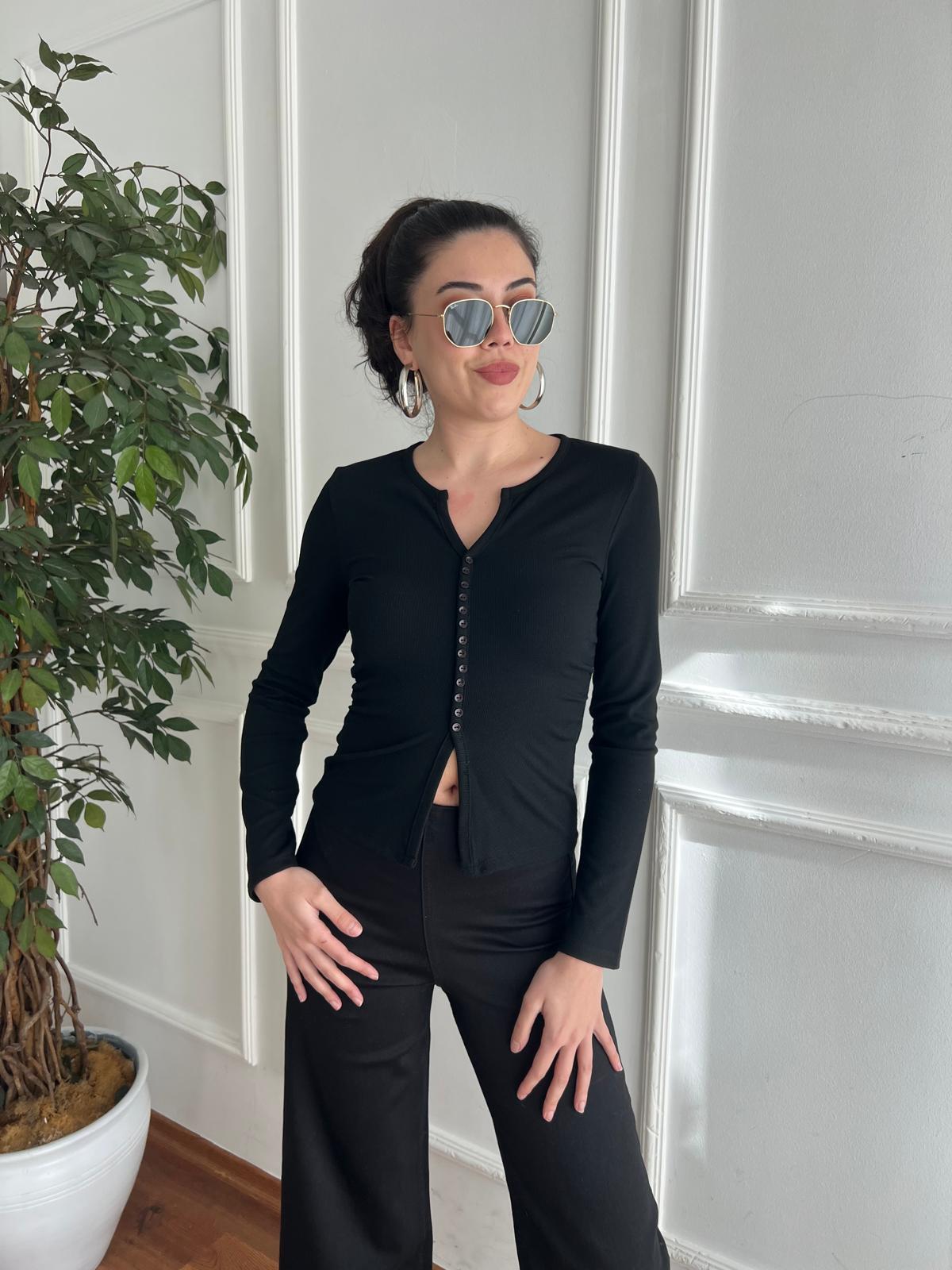 Düğme Detaylı Büzgülü Bluz 31548 Siyah