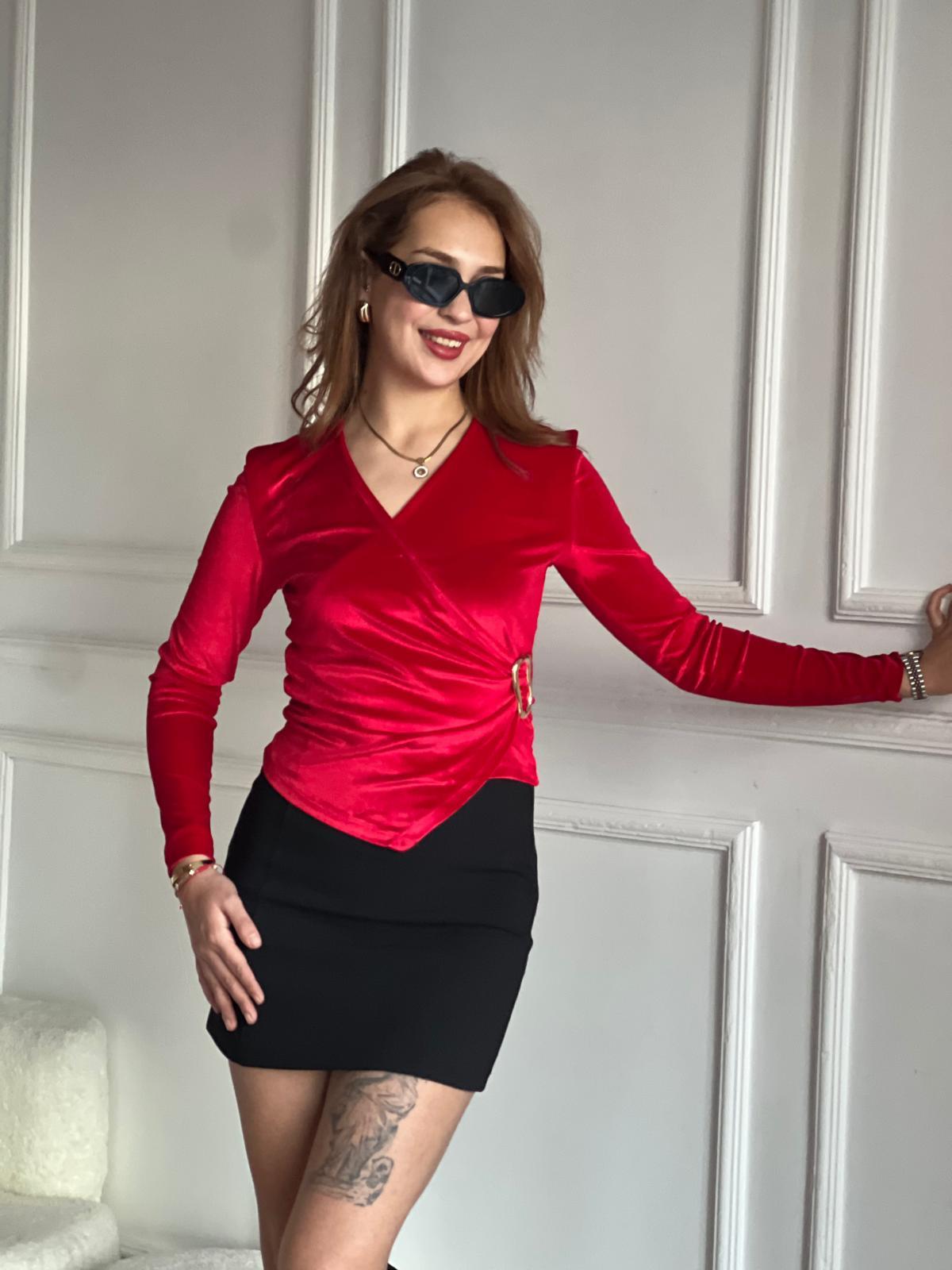 Kadife Yandan Tokalı Bluz 4898 Kırmızı