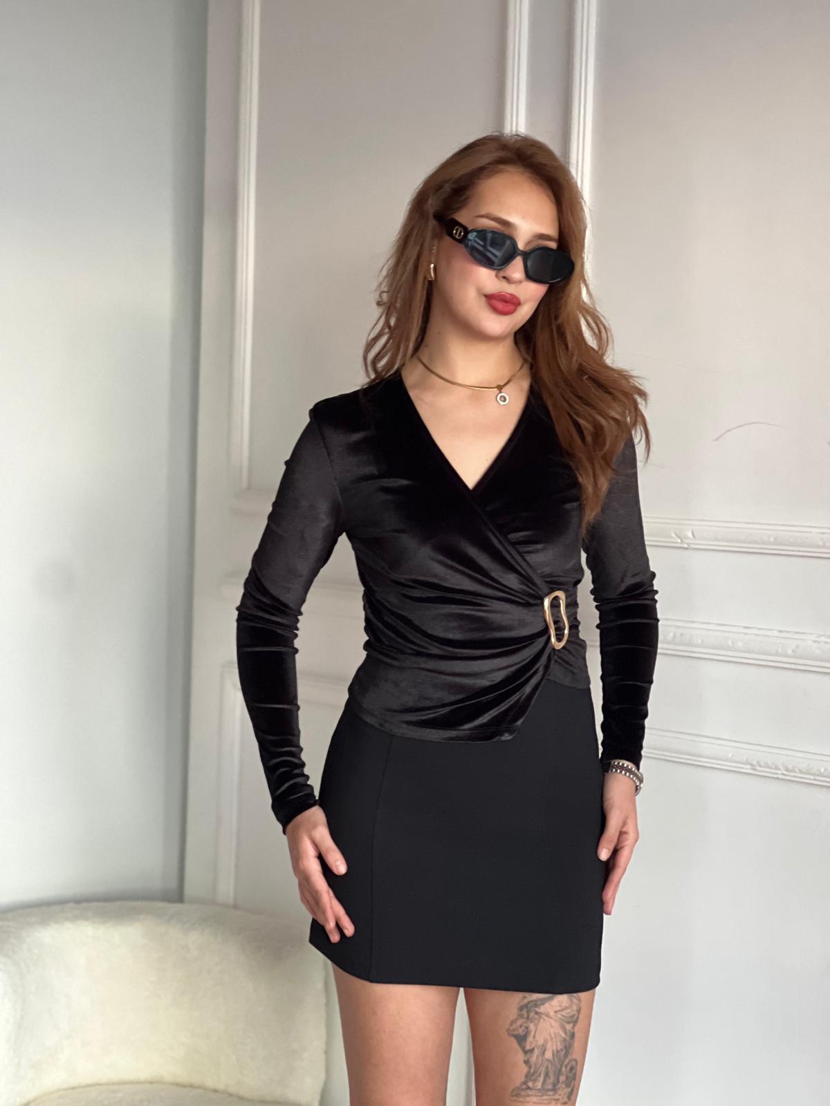 Kadife Yandan Tokalı Bluz 4898 Siyah