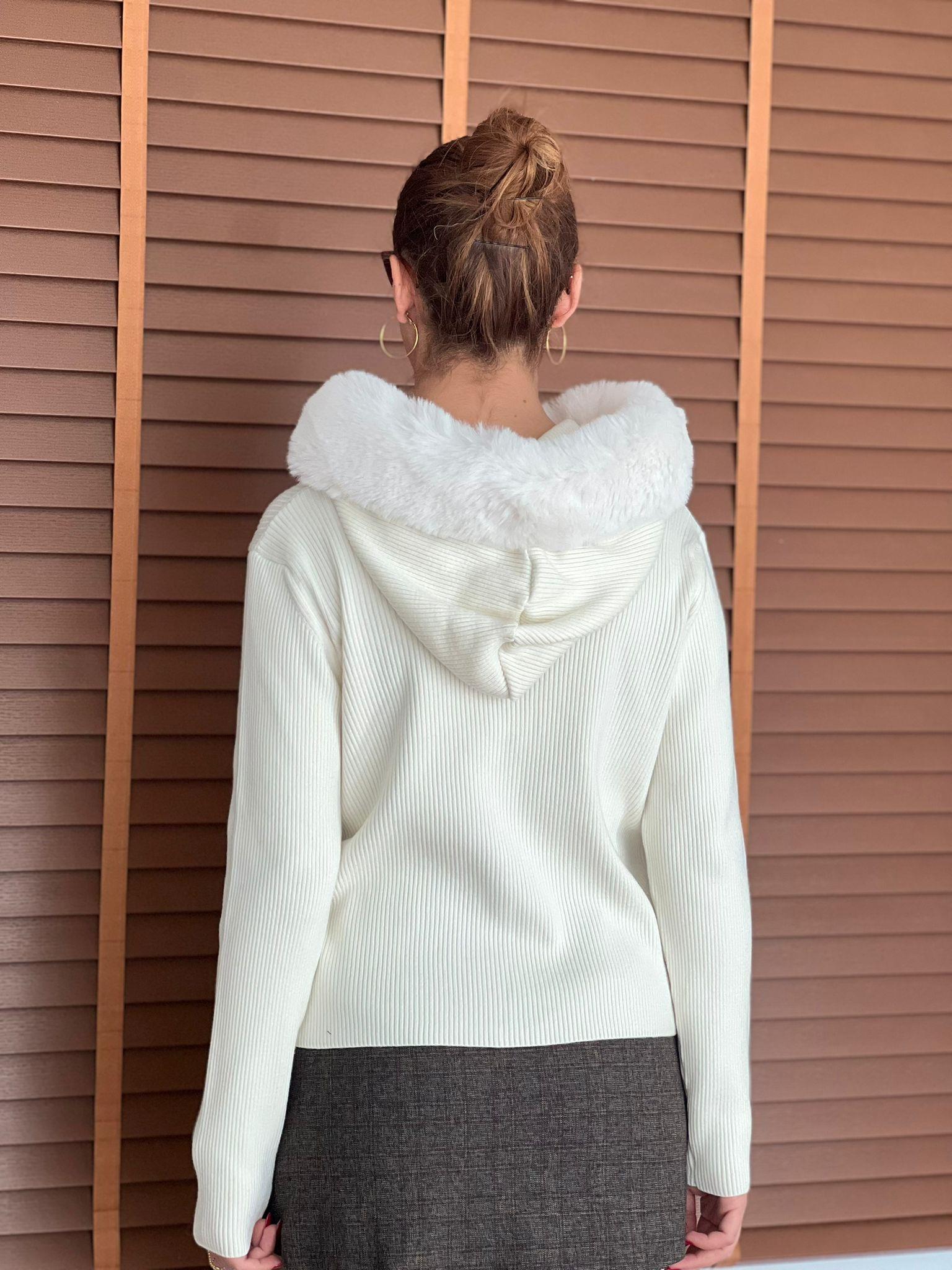 Kapşonlu Kürklü Triko Hırka 25449 Kemik