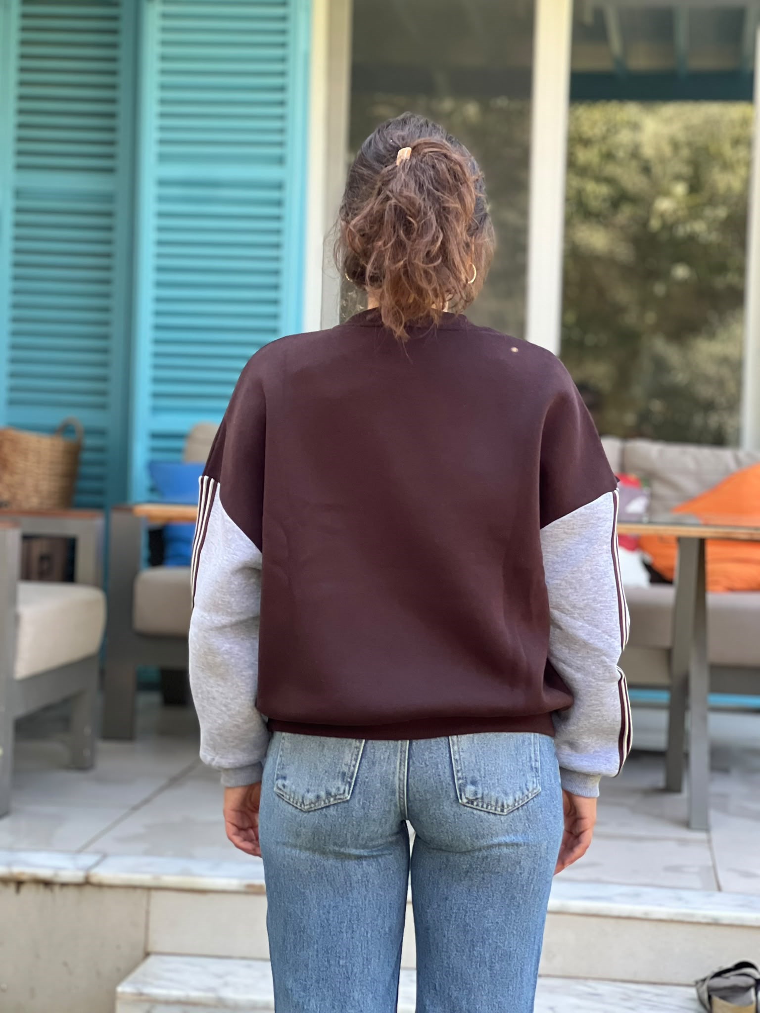 Nakışlı Kolları Çizgili Sweatshirt 02583 Kahverengi