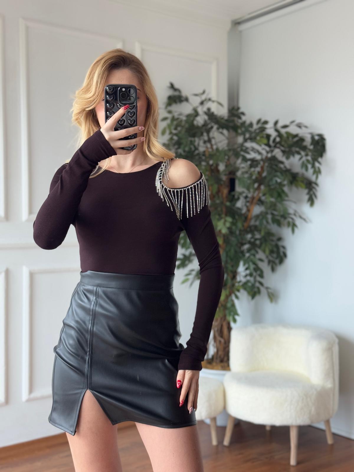 Omuzu Taşlı Bluz 16518 Koyu Kahve