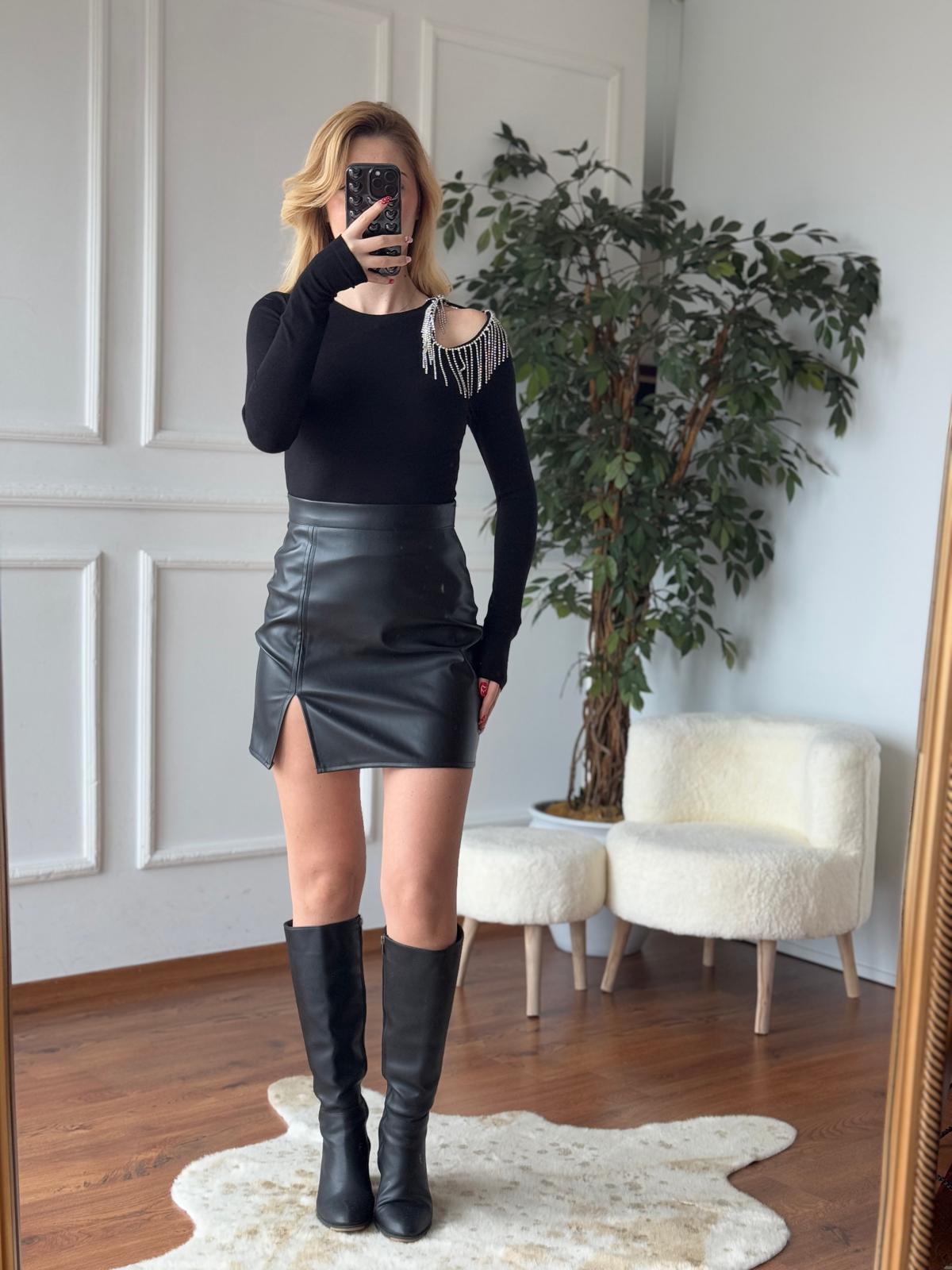 Omuzu Taşlı Bluz 16518 Siyah