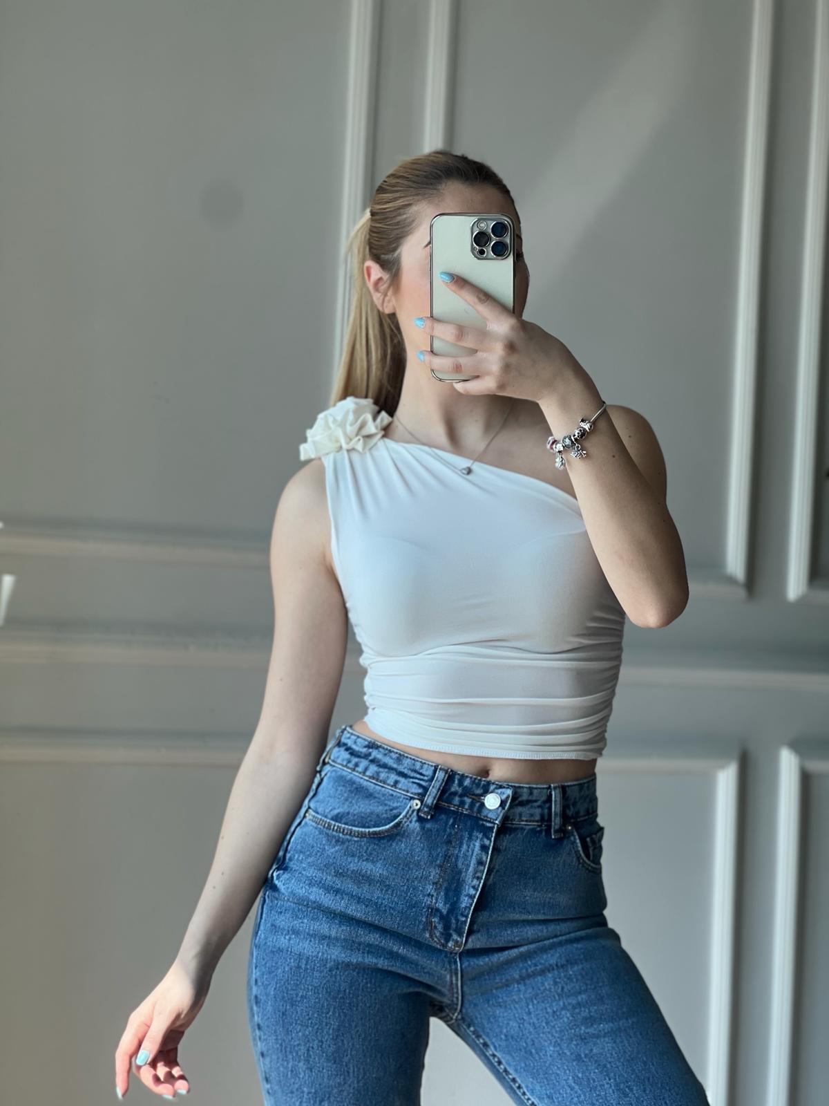 Omzu Çiçek Detaylı Tek Omuz Bluz 2301 Ekru